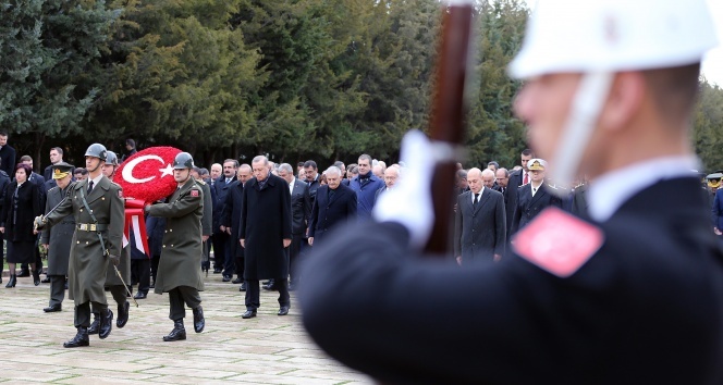 Türk Milleti Ata’sını anıyor