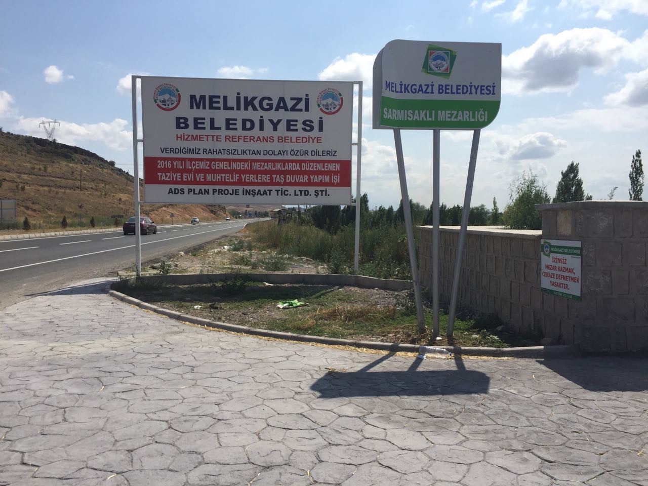 Melikgazi Belediyesi mezarlık bakımlarını aksatmıyor