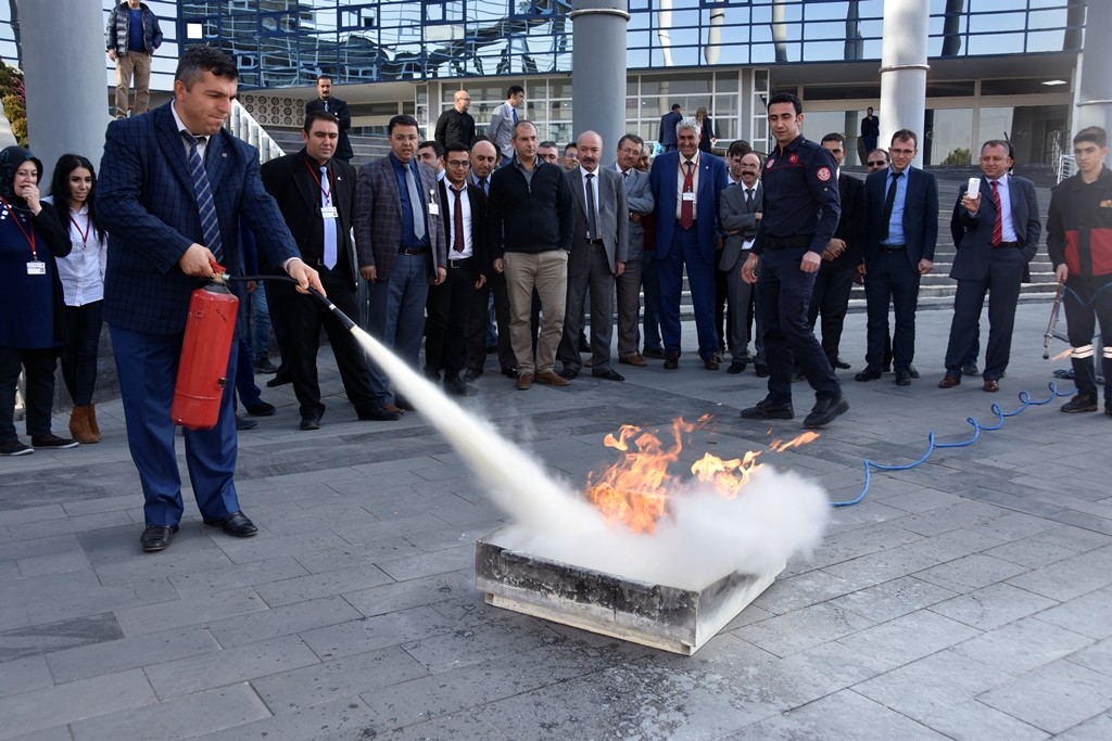 Kocasinan Belediyesi’nde yangın tatbikatı ve eğitimi yapıldı