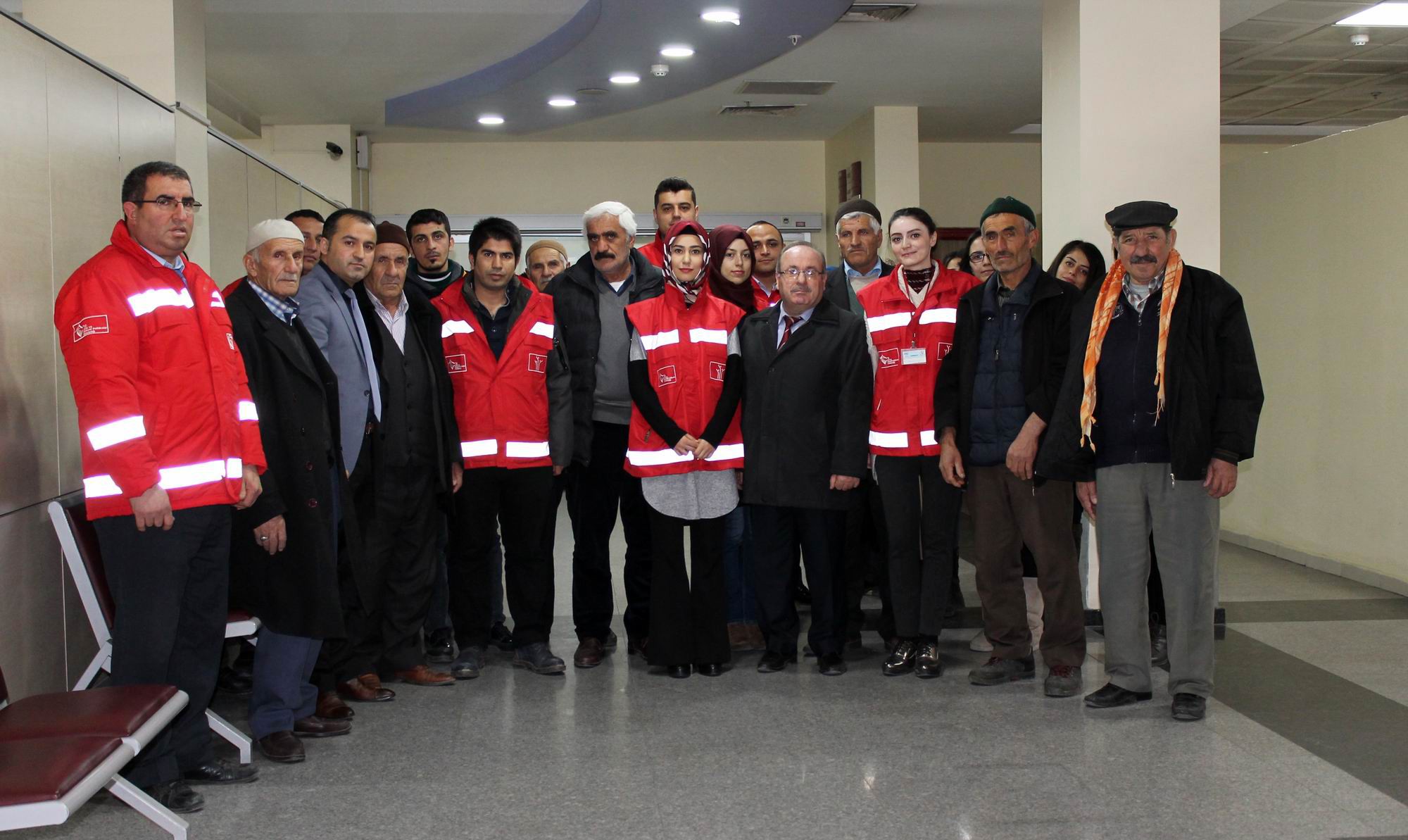 Kayseri’nin ‘kırmızı melekleri’ asker ailelerini yalnız bırakmadı