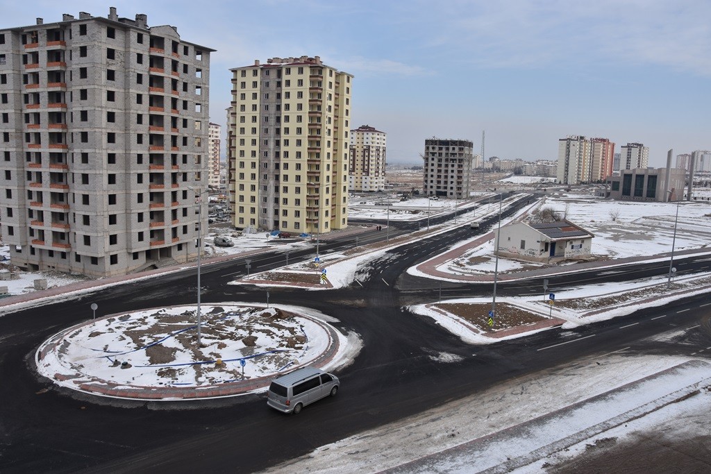 Beyazşehir Mahallesinde yeni yollar hizmete girdi