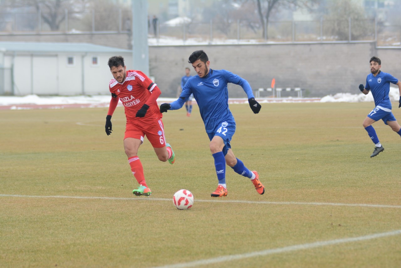 ERCİYESSPOR NEREDEYSE BAŞARIYORDU: 2-3