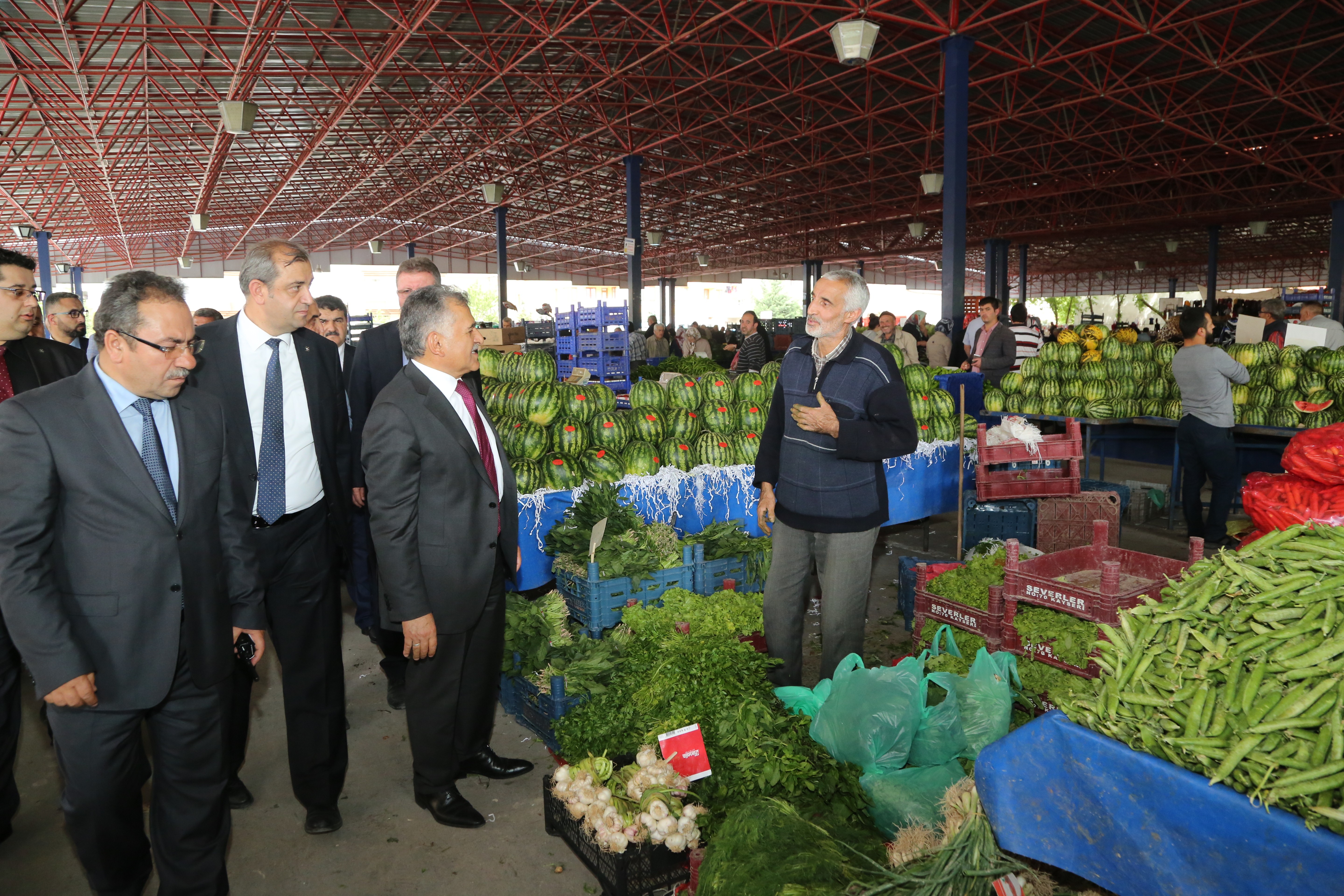 Melikgazi’de Semt Pazarlarında Donmuş Meyve ve Sebze Denetimi