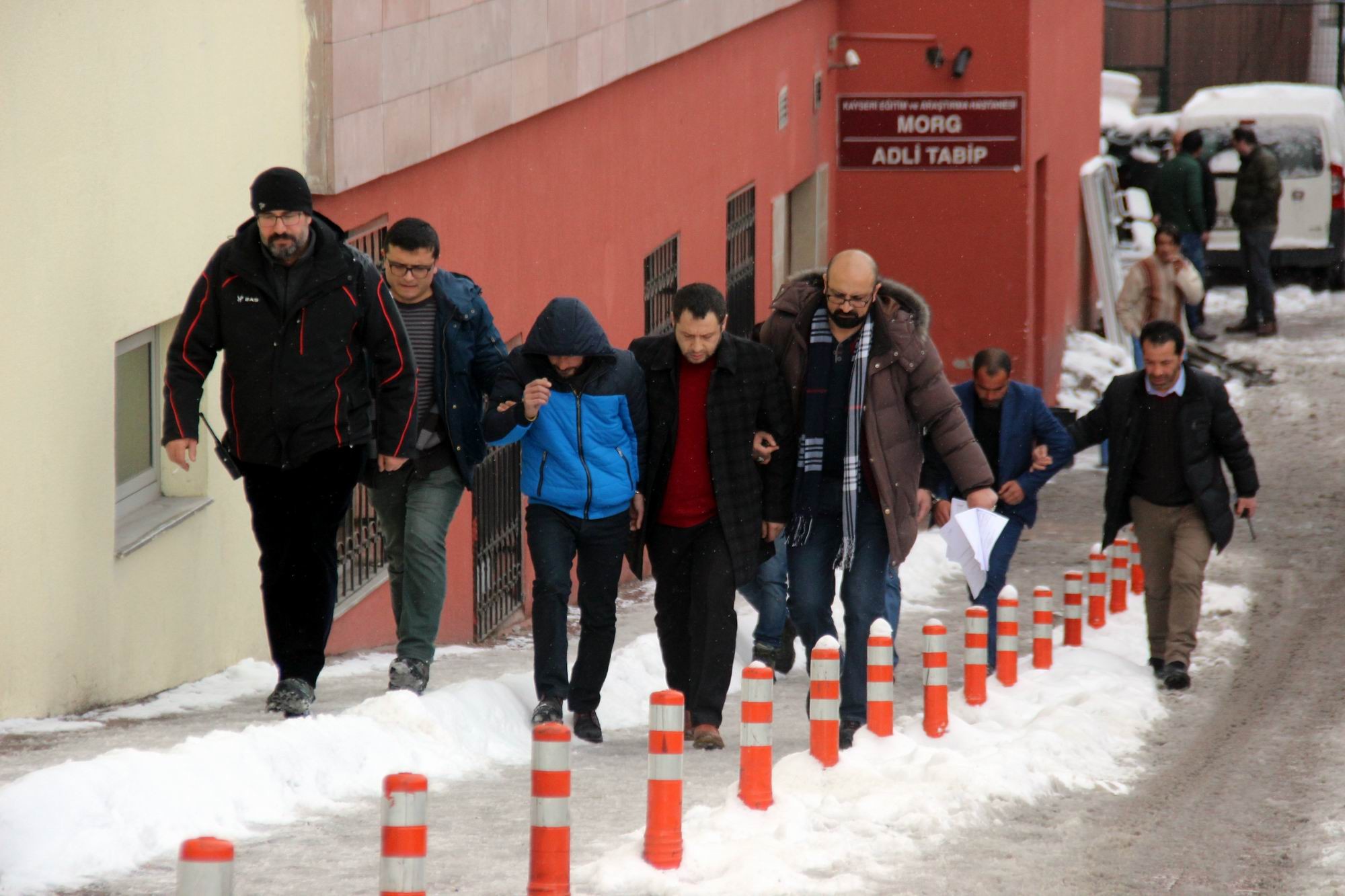 Vatandaşa zorla senet imzalattıran şahıslar yakalandı