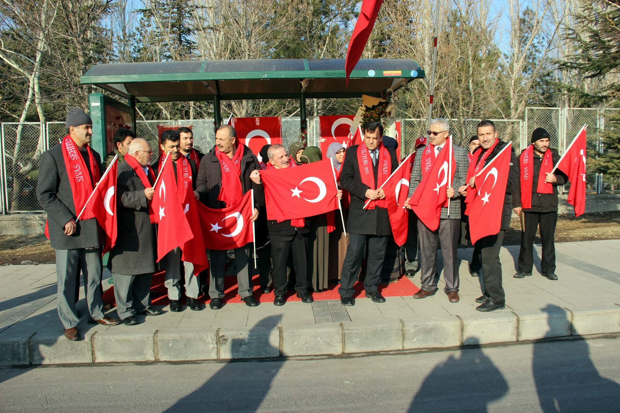 Sivaslı Şehit Aileleri ve Gazileri ‘Şehitler durağı’nı ziyaret etti