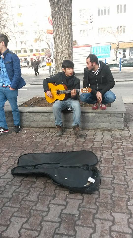 HAYRANLIK SANATÇI YAPTI