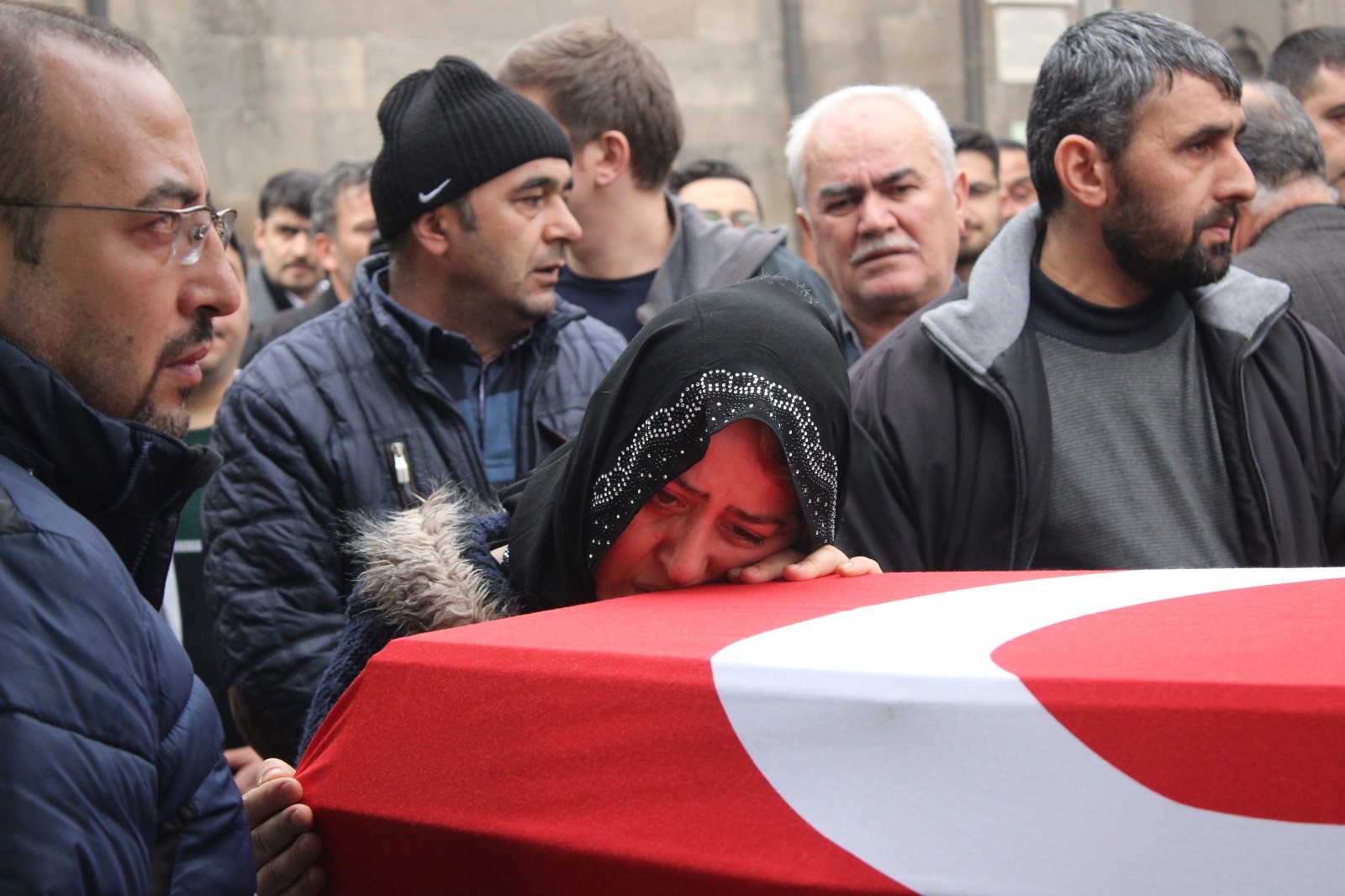 Trafik Kazasında Ölen Polis Memuru Toprağa Verildi