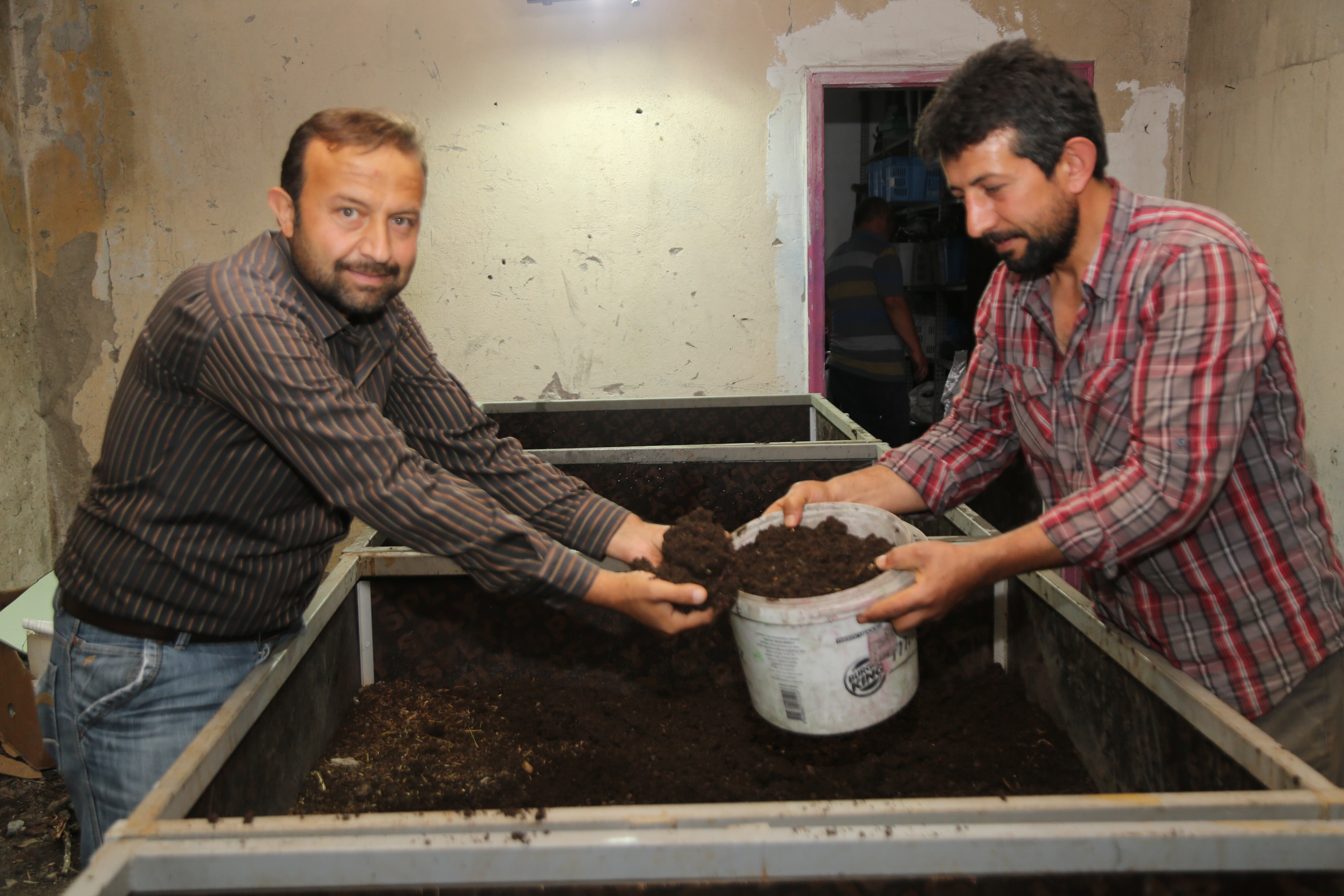 Melikgazi Belediyesi solucan gübresi üretiyor