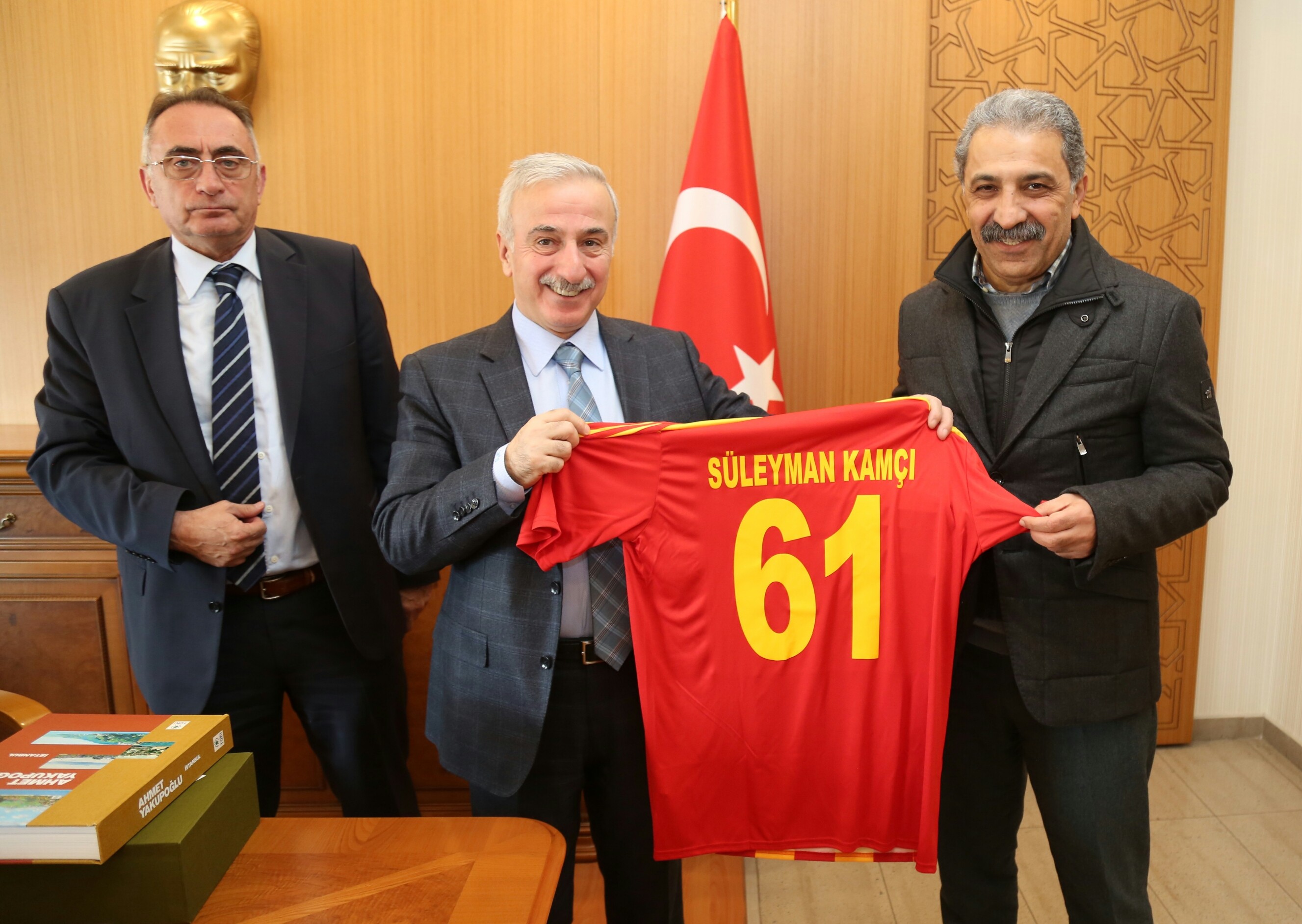 Vali Kamçı Kayserispor yönetimini kabul etti