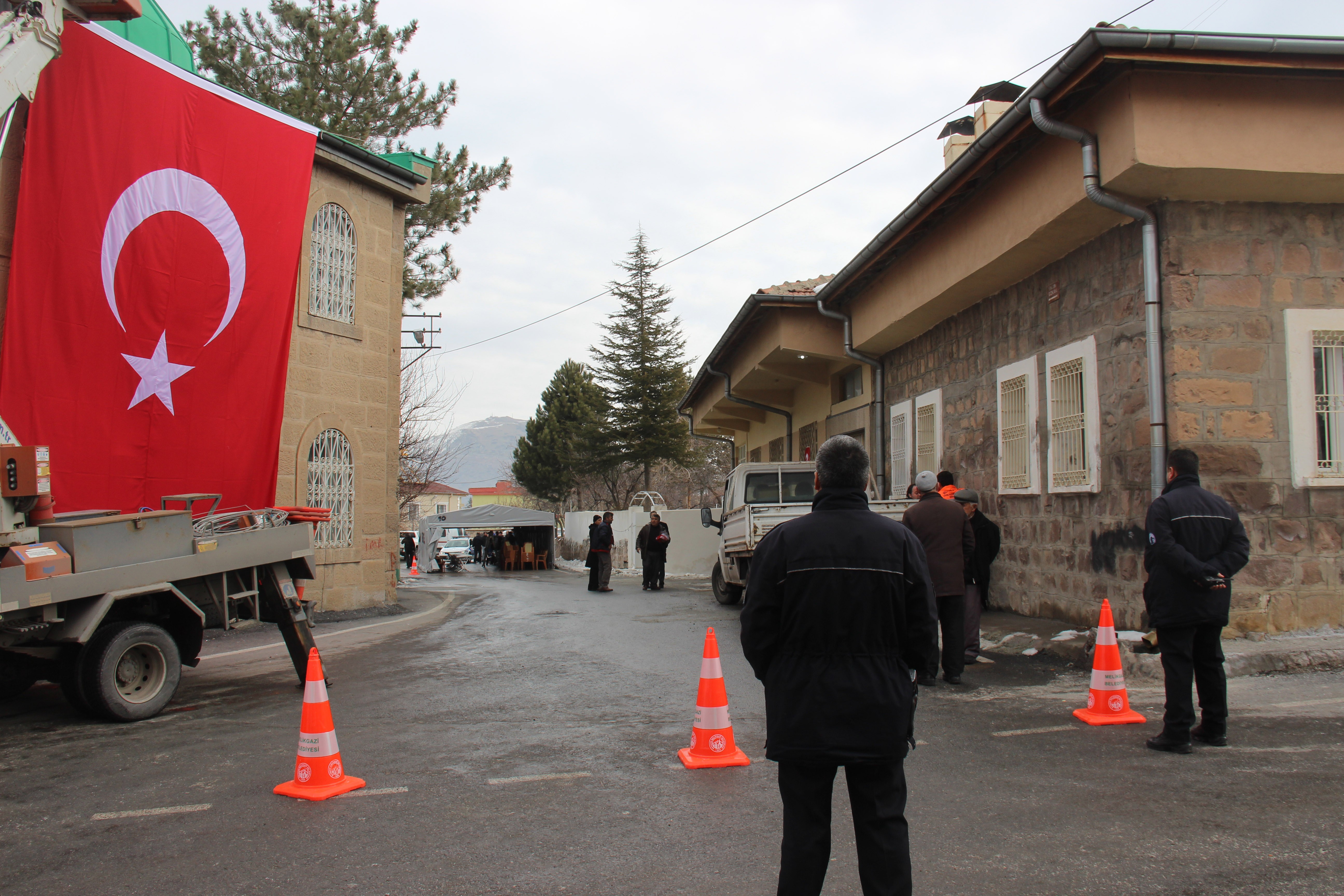 Şehit üsteğmenin memleketinde hüzün hakim