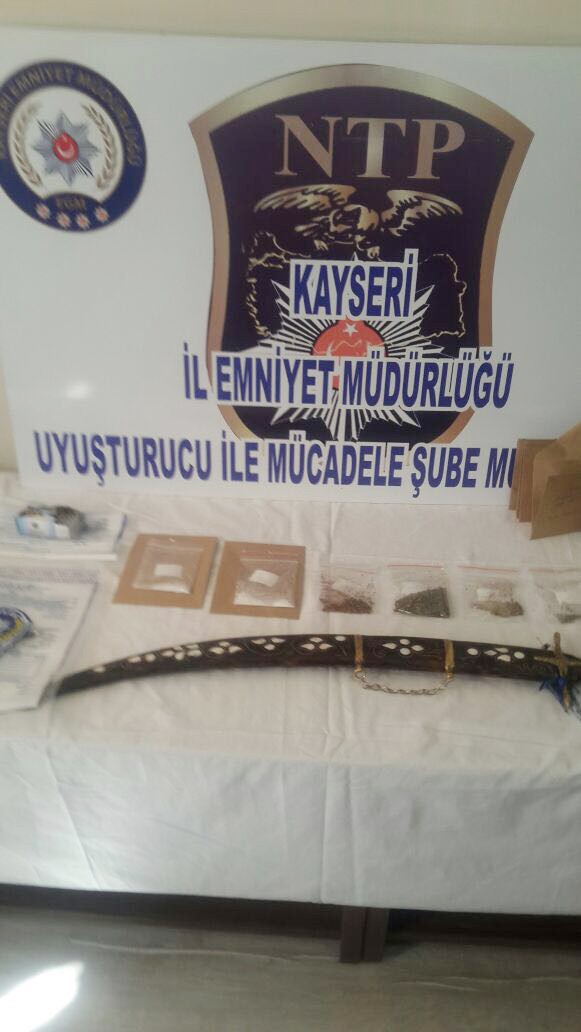 Uyuşturucu tacirlerine şafak operasyonu