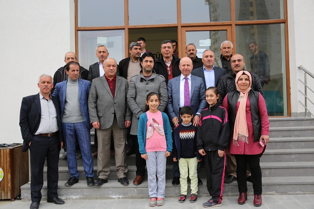 Başkan Çolakbayrakdar, muhtarlarla bir araya geldi