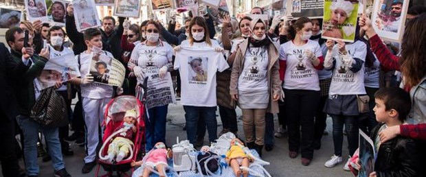 SMA Hasta Yakınları İsyan etti! ‘İLACIMIZI İSTİYORUZ!’