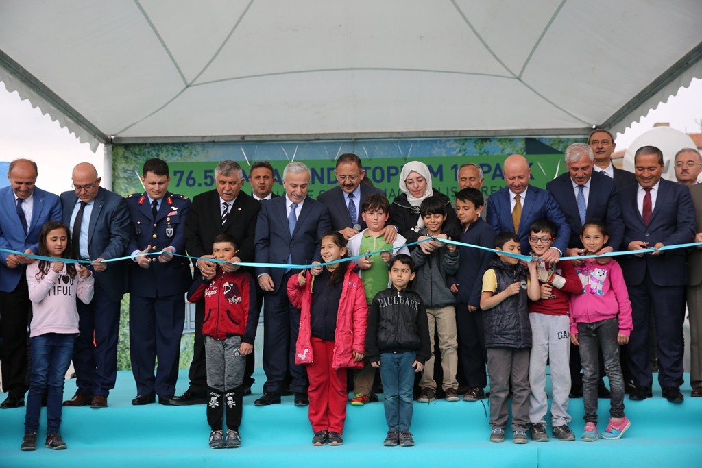 Yeni Mahalle Semt Konağı ve 17 parkın açılışı yapıldı