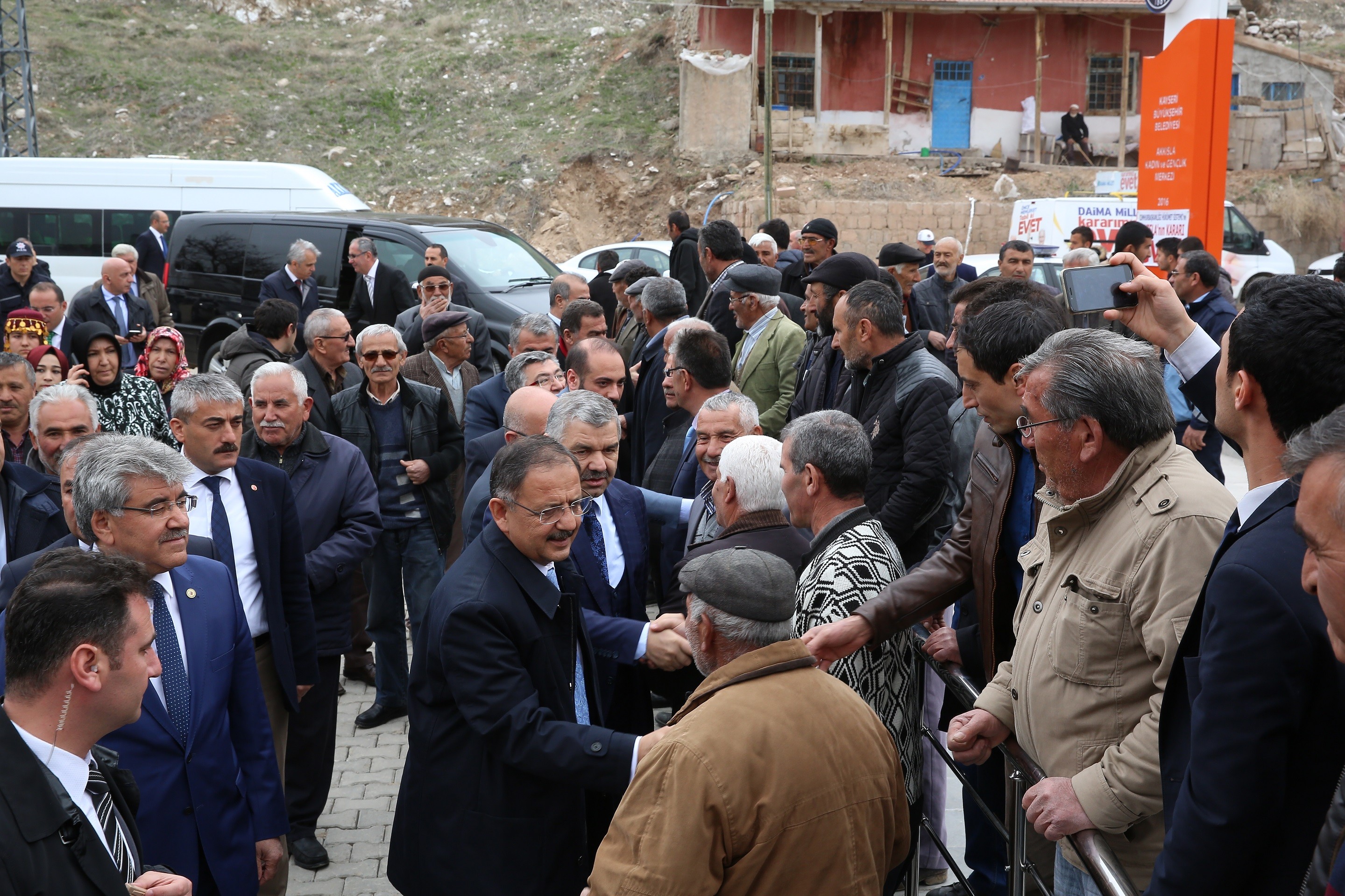 Başkan Çelik, “İlçelerde yatırımda en başarılı belediyeyiz”