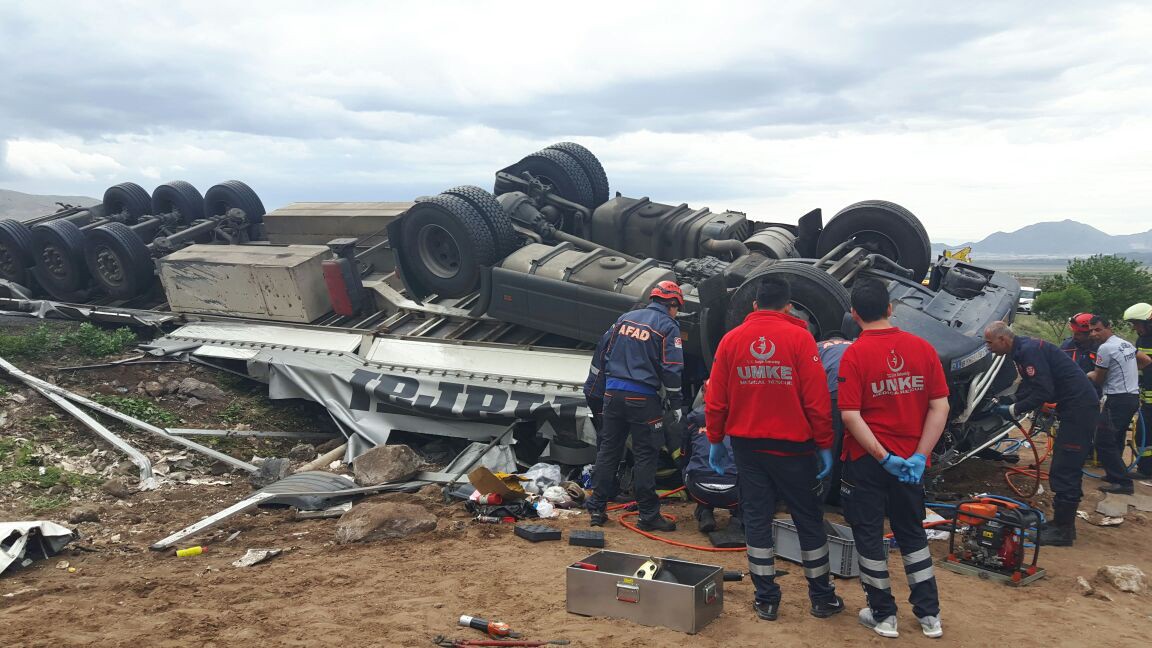 Zincirleme trafik kazası: 8 yaralı