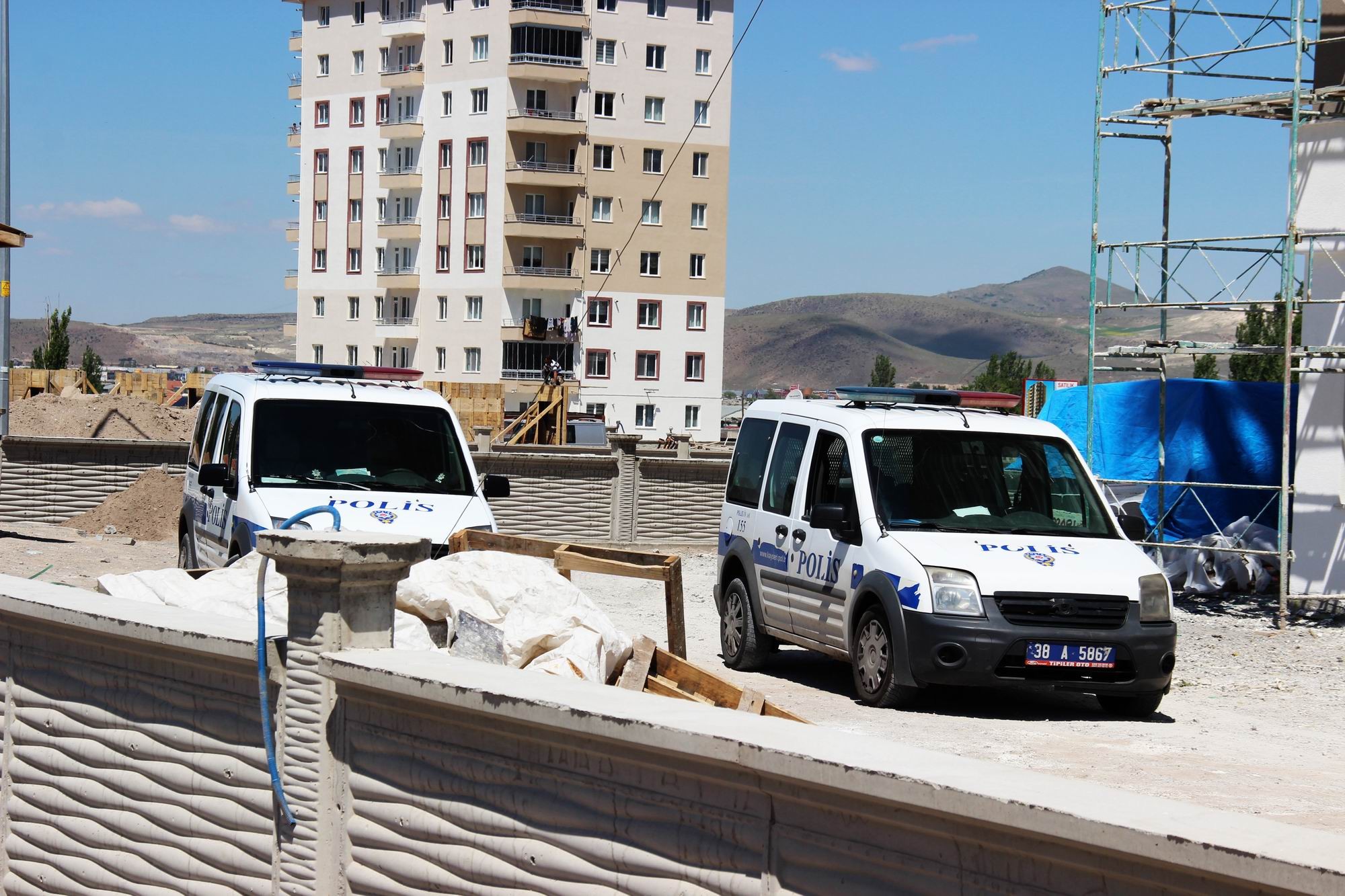 6. kattan asansör boşluğuna düşen inşaat işçisi hayatını kaybetti