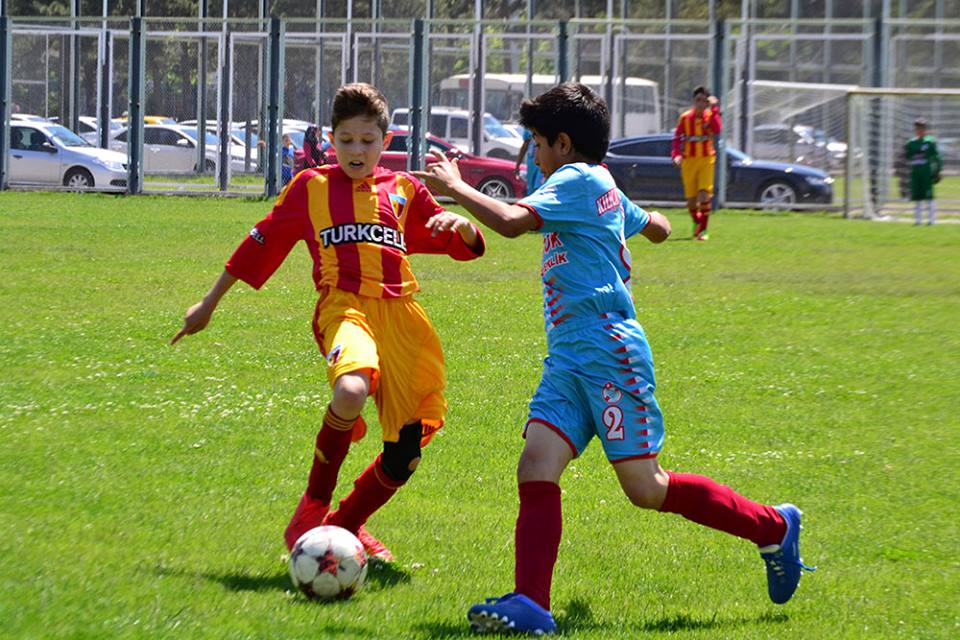 KAYSERİSPOR YİNE FARKLA KAZANDI: 7-2