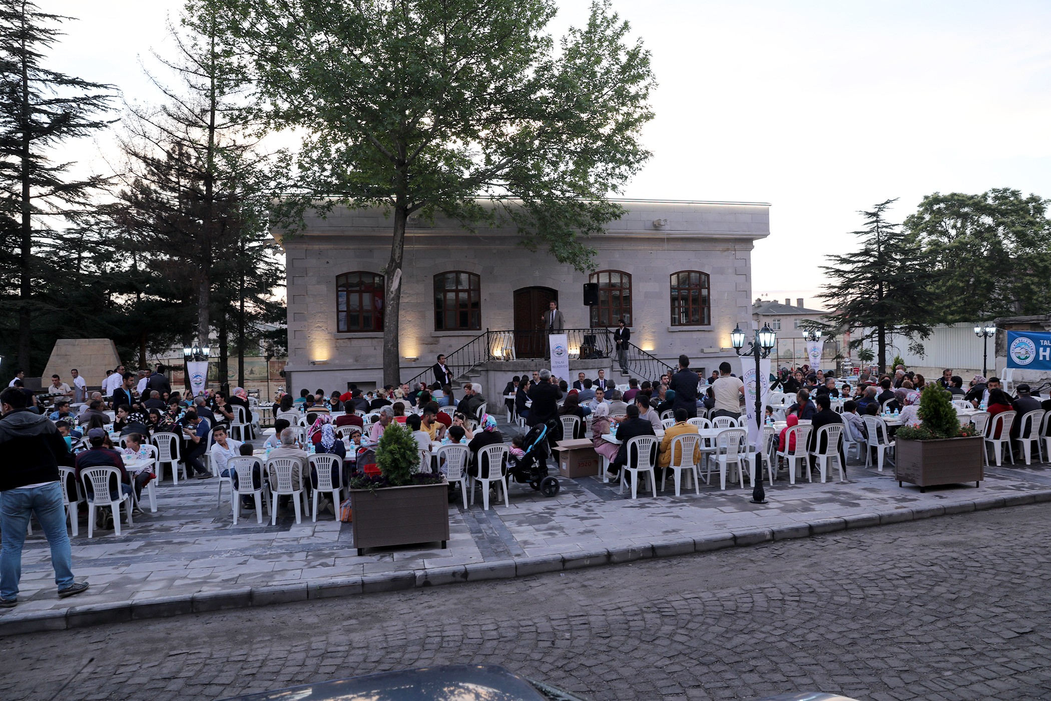 Talas Belediyesi iftarda Tablakayalıları ağırladı