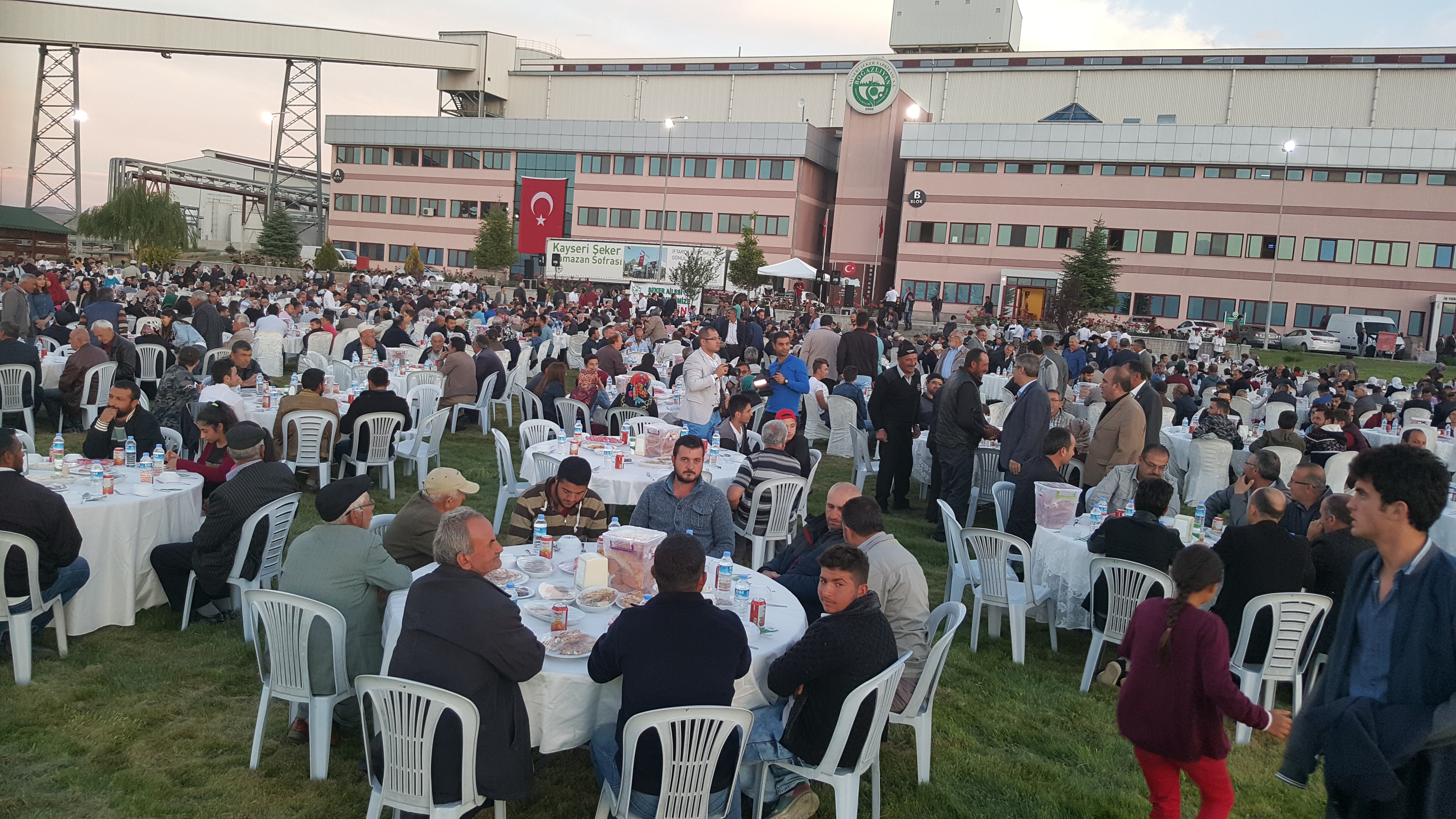 Kayseri Şeker’in Boğazlıyan’da kurulan Şeker Sofrası’na 2 bin kişi katıldı