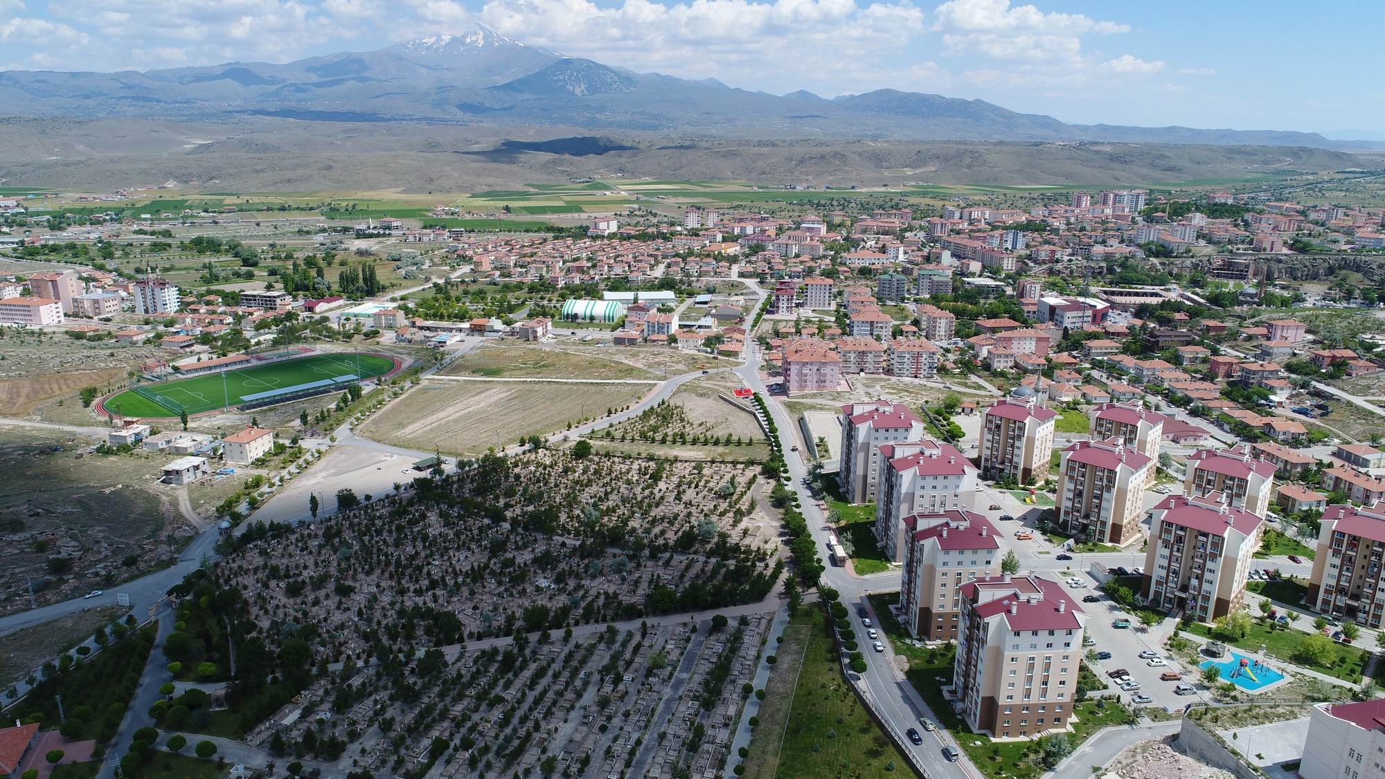 İncesu Belediyesi Bayram için mezarlık temizliği yaptı