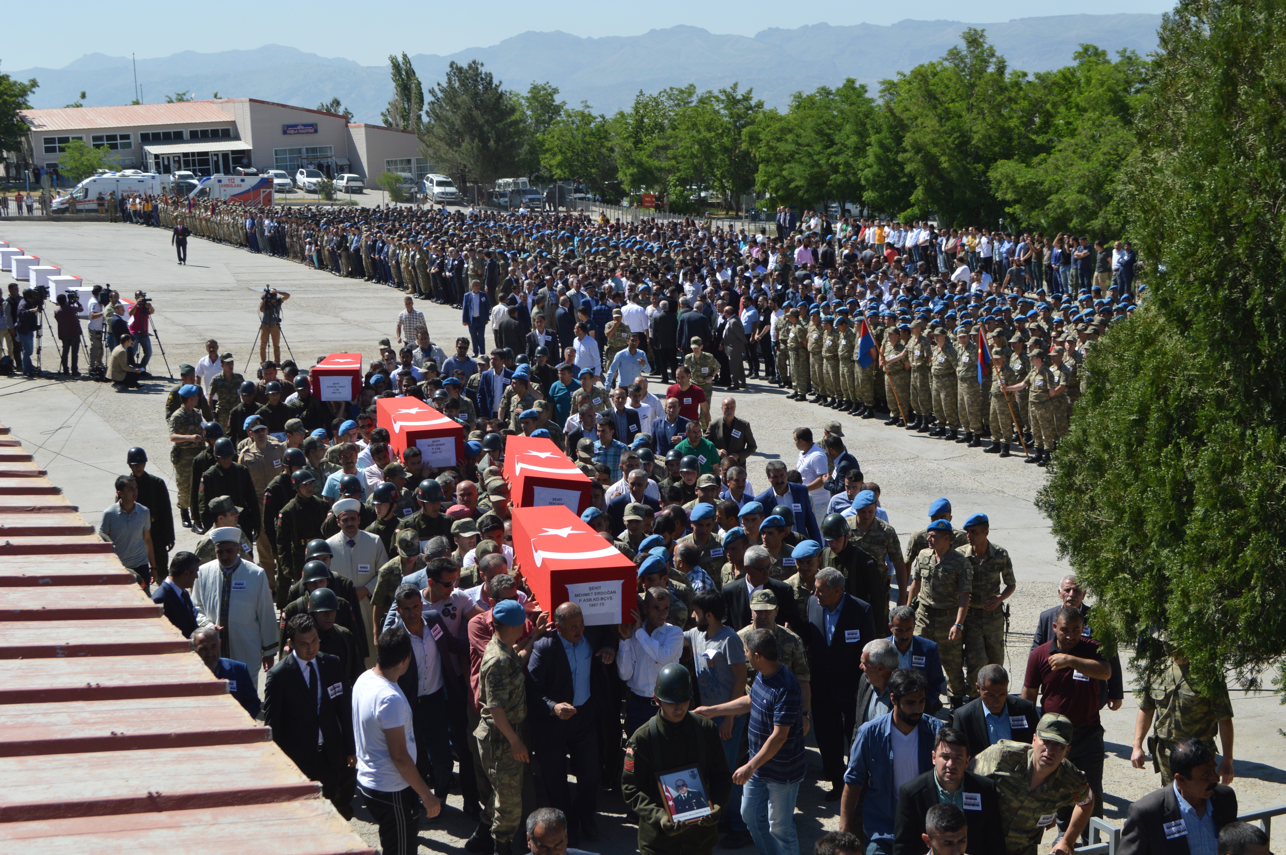 Şırnak şehitleri memleketlerine uğurlandı