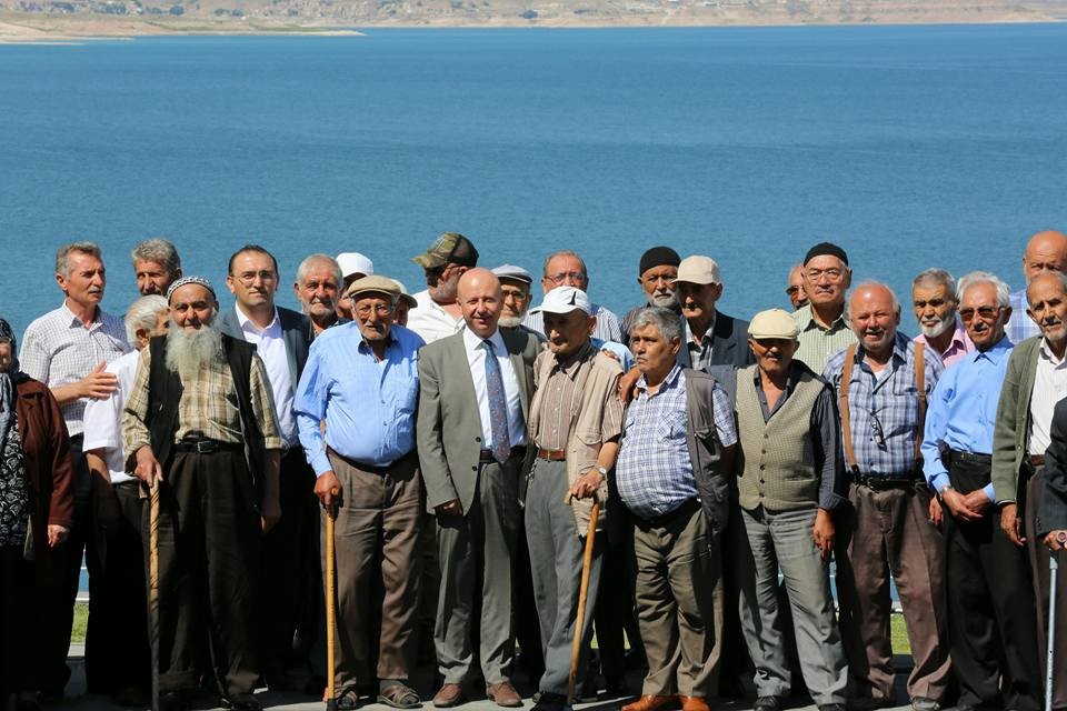 Geleceğe köprü vazifesi gören yaşlılarımızın her zaman yanındayız