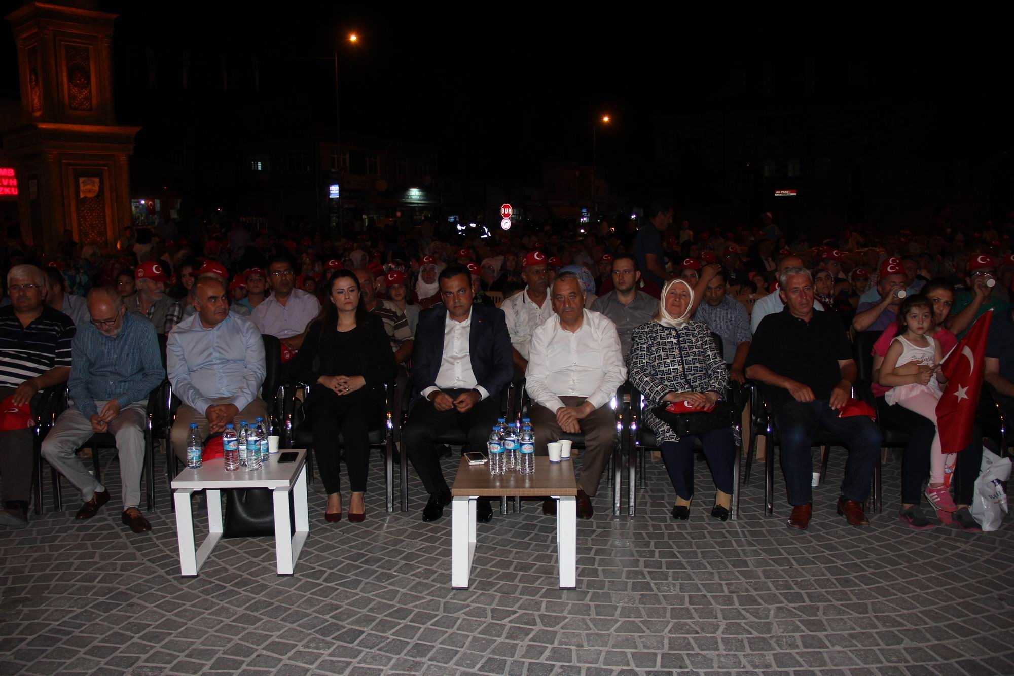 İncesu halkı 15 Temmuz Demokrasi Nöbetinde meydanları doldurdu