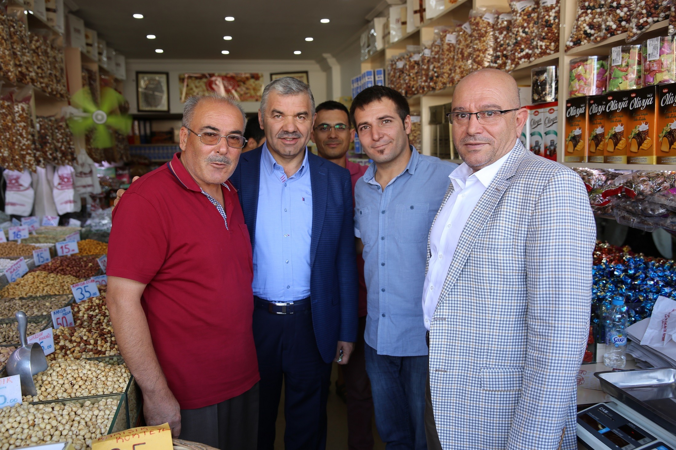 Başkan Çelik Camii Kebir esnafını ziyaret etti