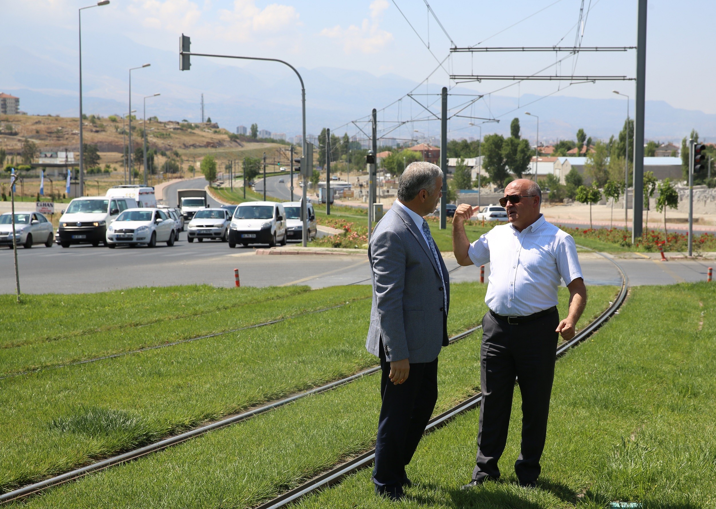 Büyükşehir kavşakları yeniliyor