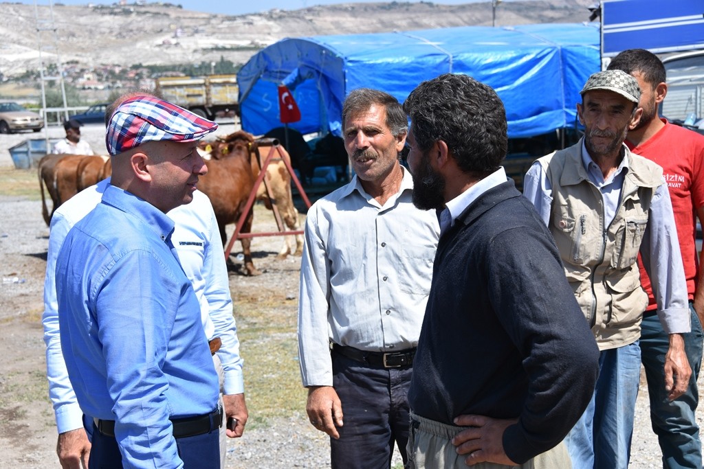 Kocasinan Belediyesi iş makinelerinin onarımını kendisi yapıyor