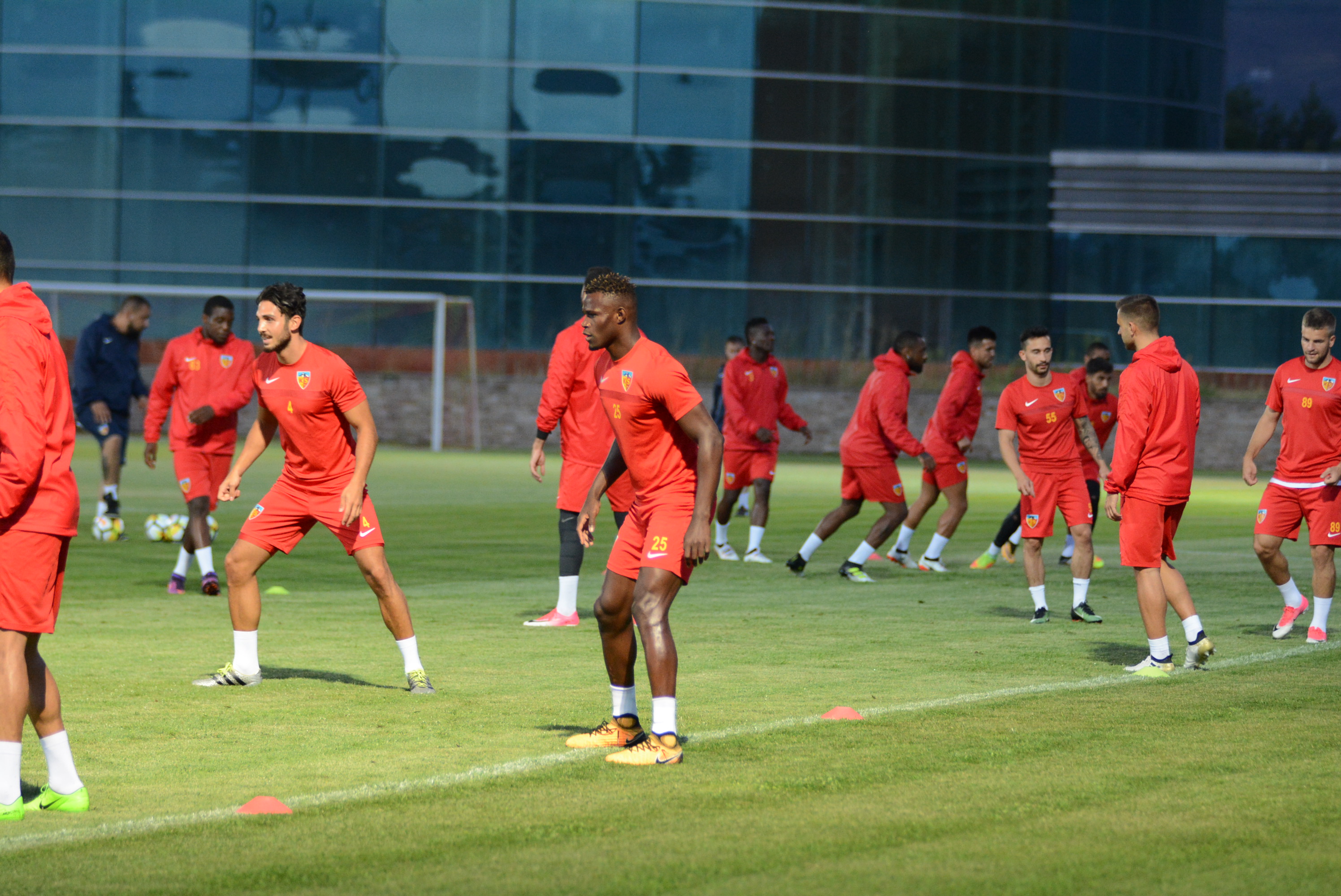 GALATASARAY MESAİSİNE BAŞLANIYOR