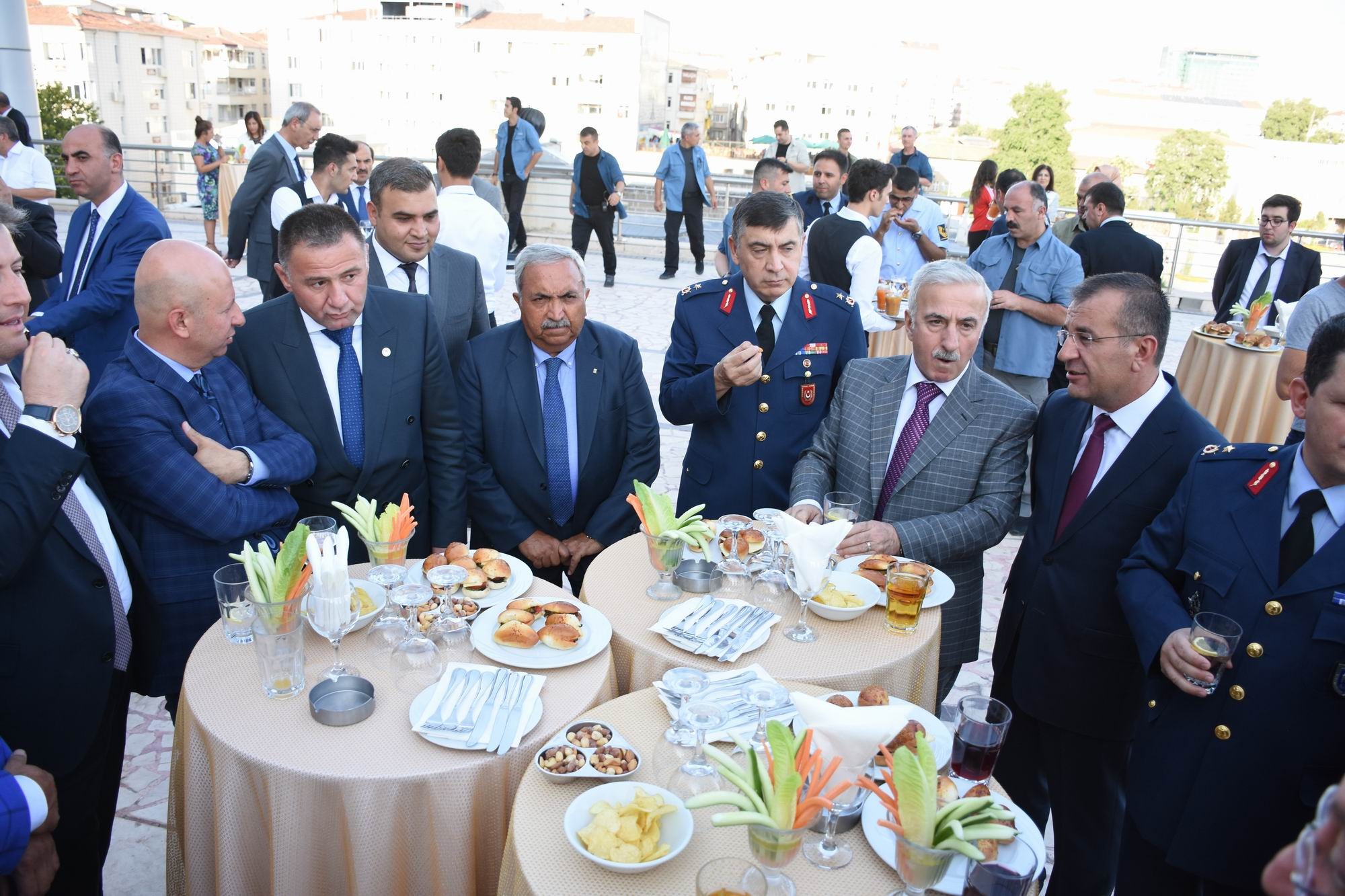 Kayseri Barosu Başkanı Cavit Dursun, “Hukuku ve hukukun ilkelerini savunmak, suçu ve suçluyu savunmak değildir”