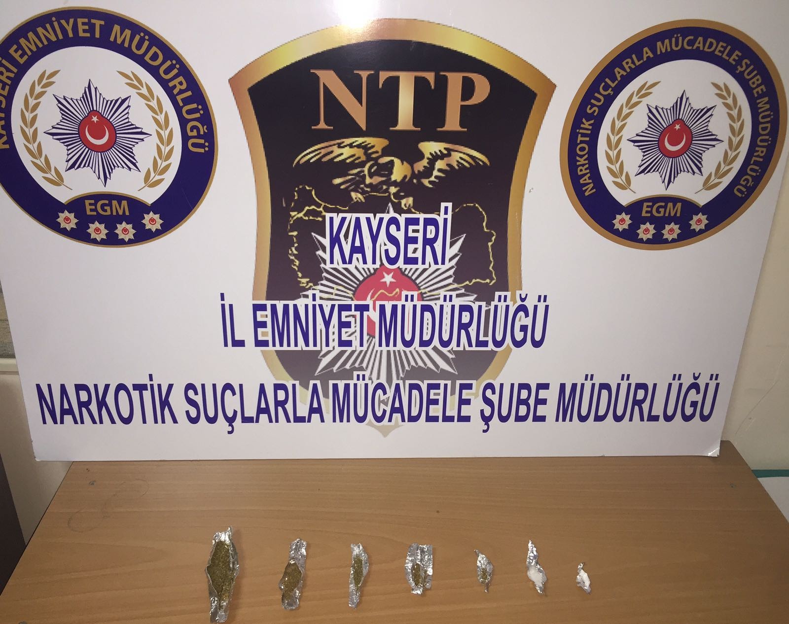 Polis, uyuşturucu tacirlerine gözaçtırmıyor