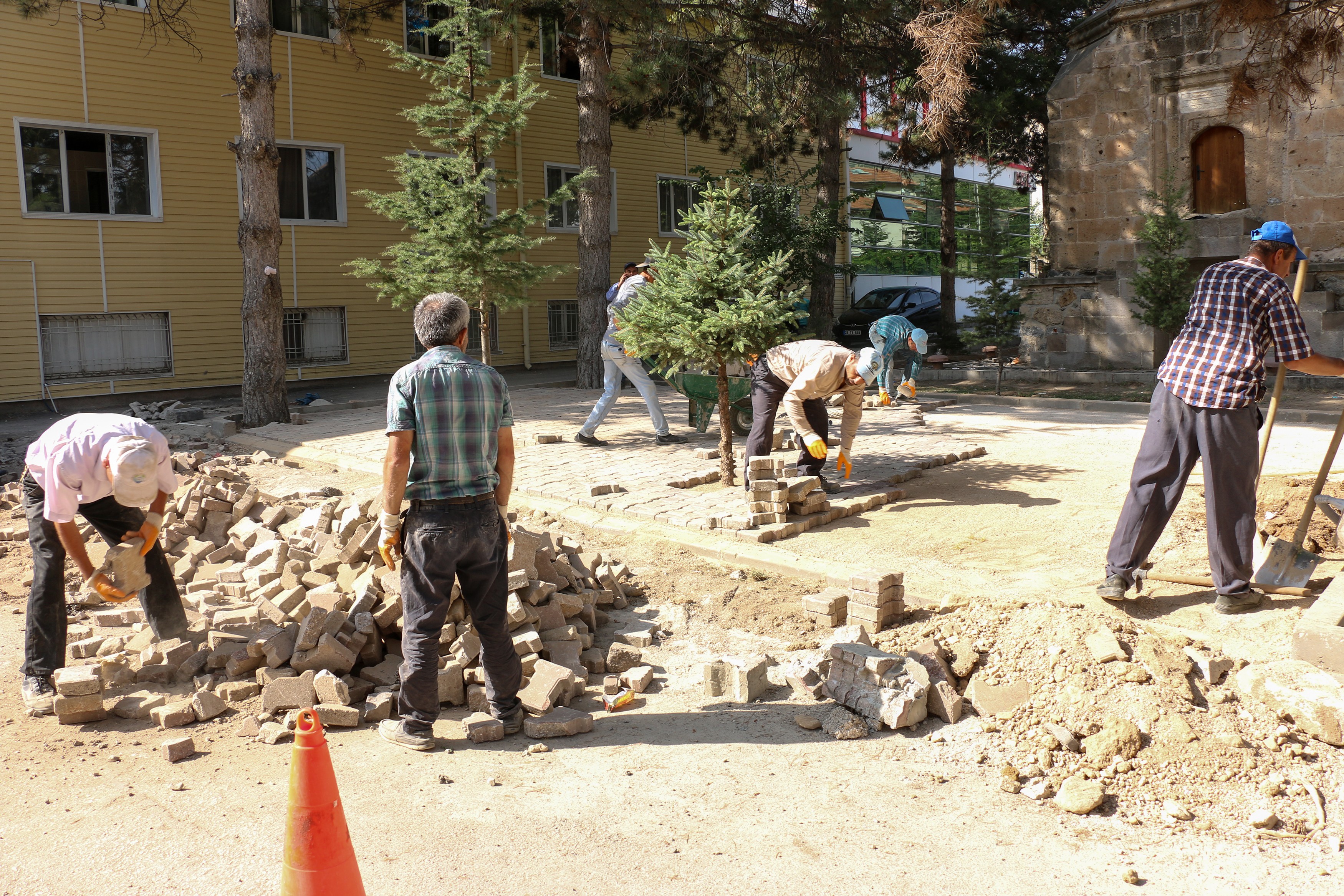 Yahyalı Belediyesi’nden Devlet Hastanesi’ne otopark