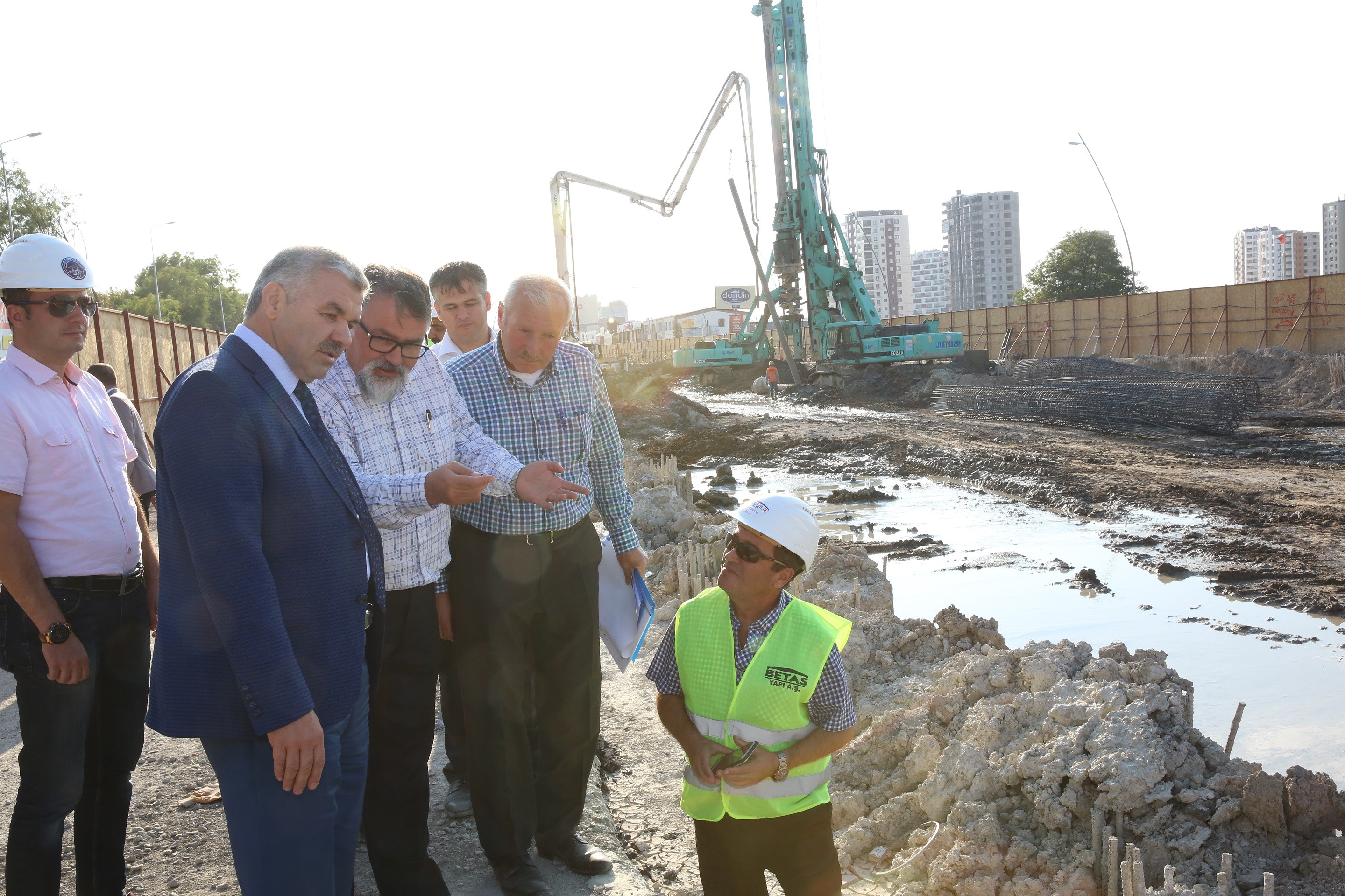 Büyükşehir kesintisiz trafik için kesintisiz mesai yapıyor