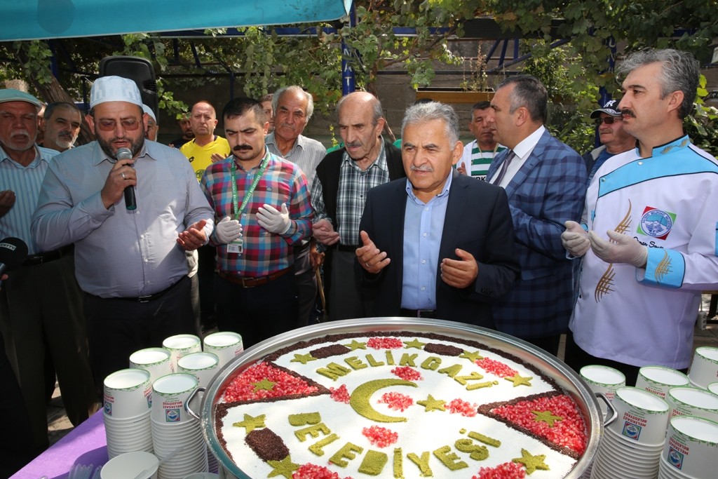 Melikgazi Belediyesinden 6 bin kişilik aşure ikramı