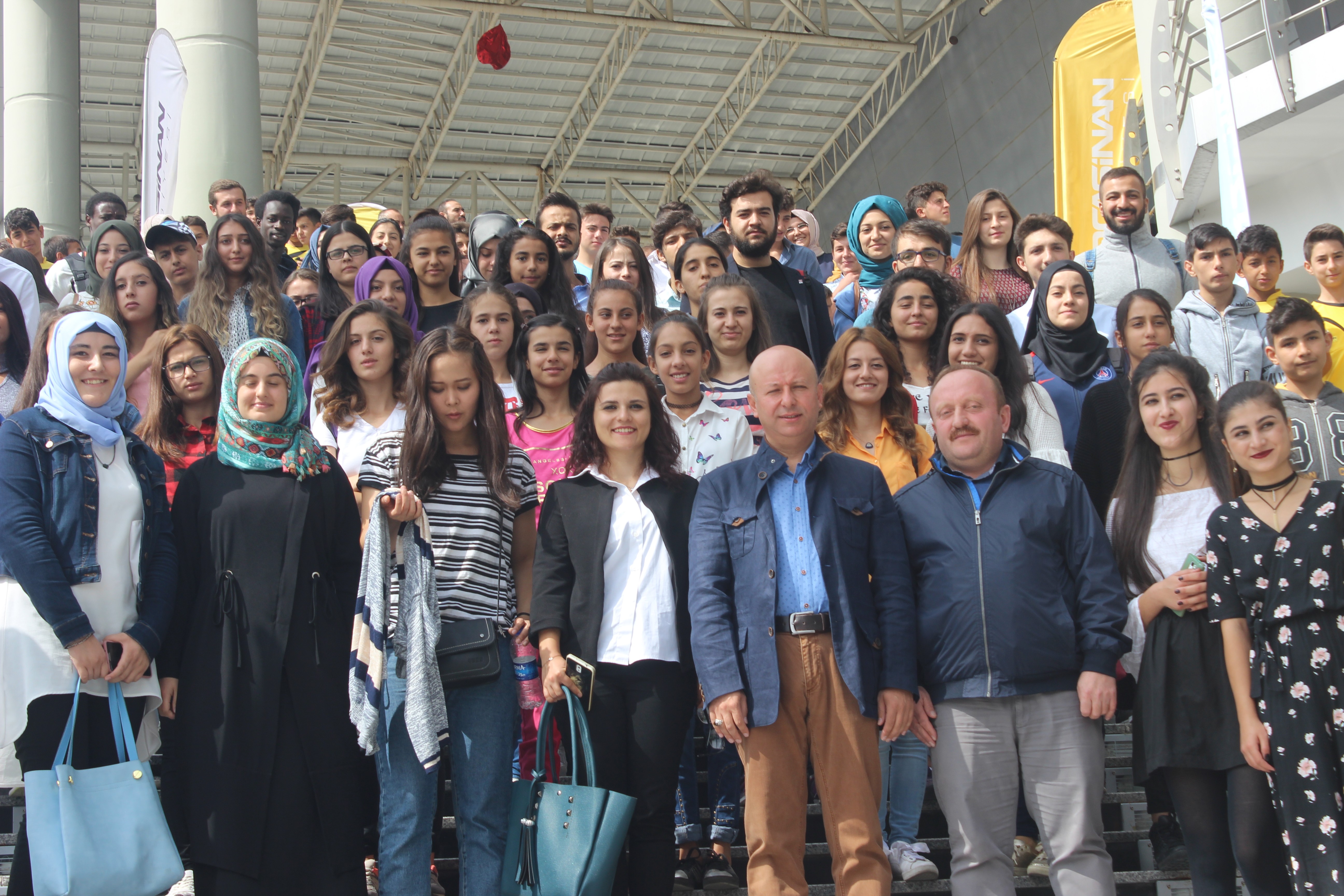 Çolakbayrakdar, “Çocukların yüzü güldüğünde bütün dünyanın yüzü gülüyor”