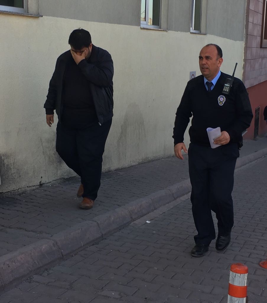 Polis, aranan şahıslara göz açtırmıyor