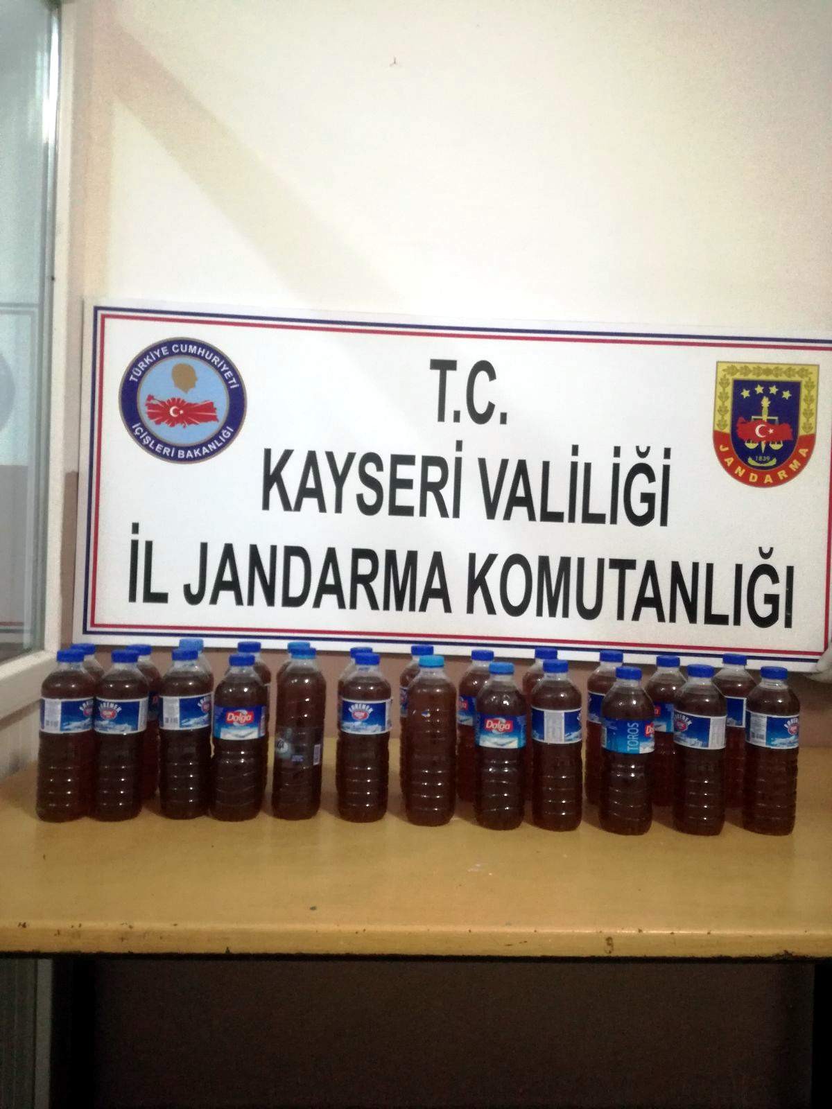 Kayseri’de 12 litre sahte boğma rakı ele geçirildi