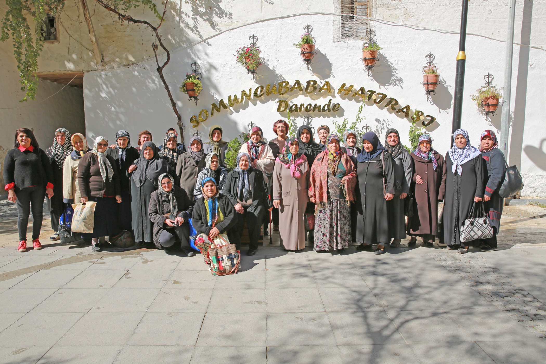 Akçakayalılar Somuncu Baba’yı ziyaret etti