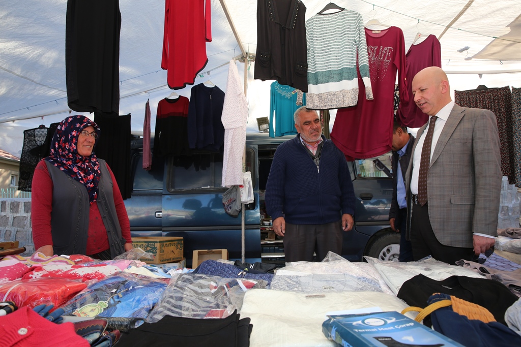 BAŞKAN ÇOLAKBAYRAKDAR, KIRSAL MAHALLERİ DE KALKINDIRMAYA DEVAM EDİYOR