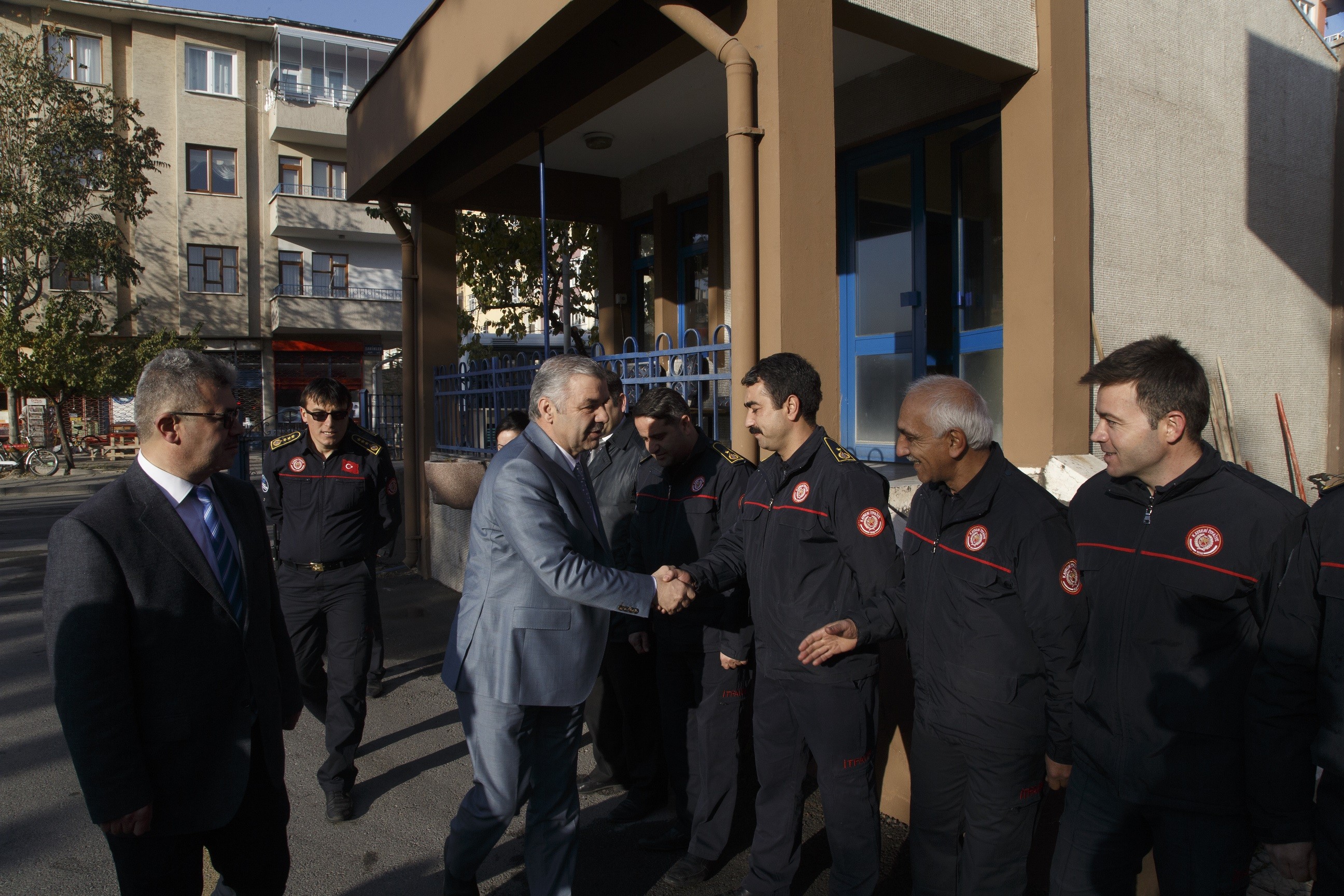 Büyükşehir itfaiyesine yeni araç ve ekipman