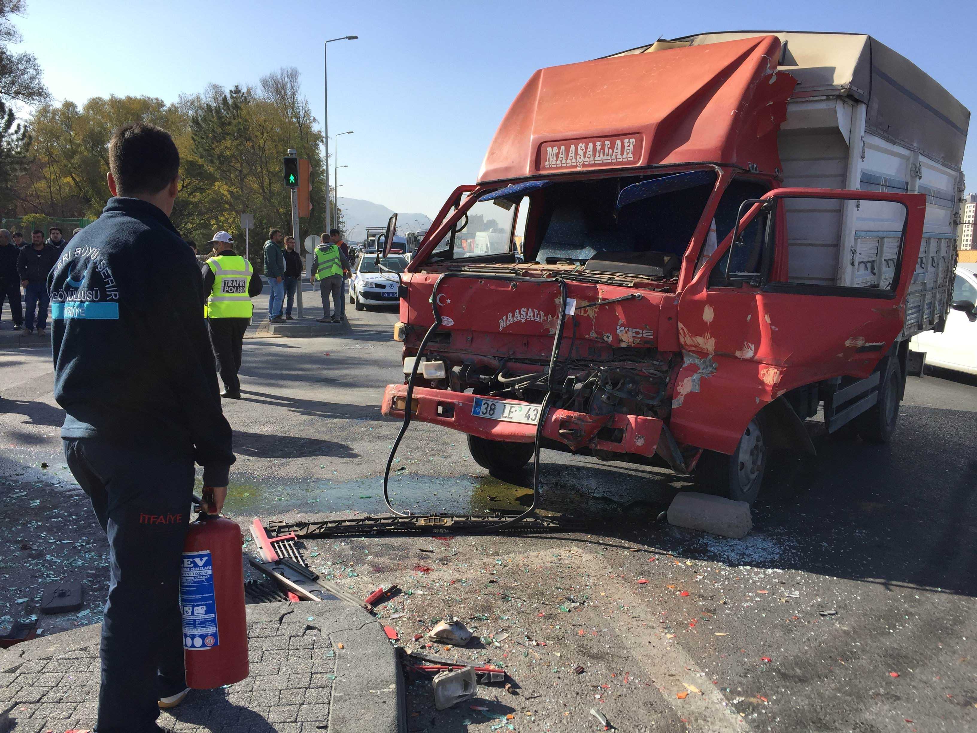 Geleceğin itfaiyecisi elleri tetikte bekledi