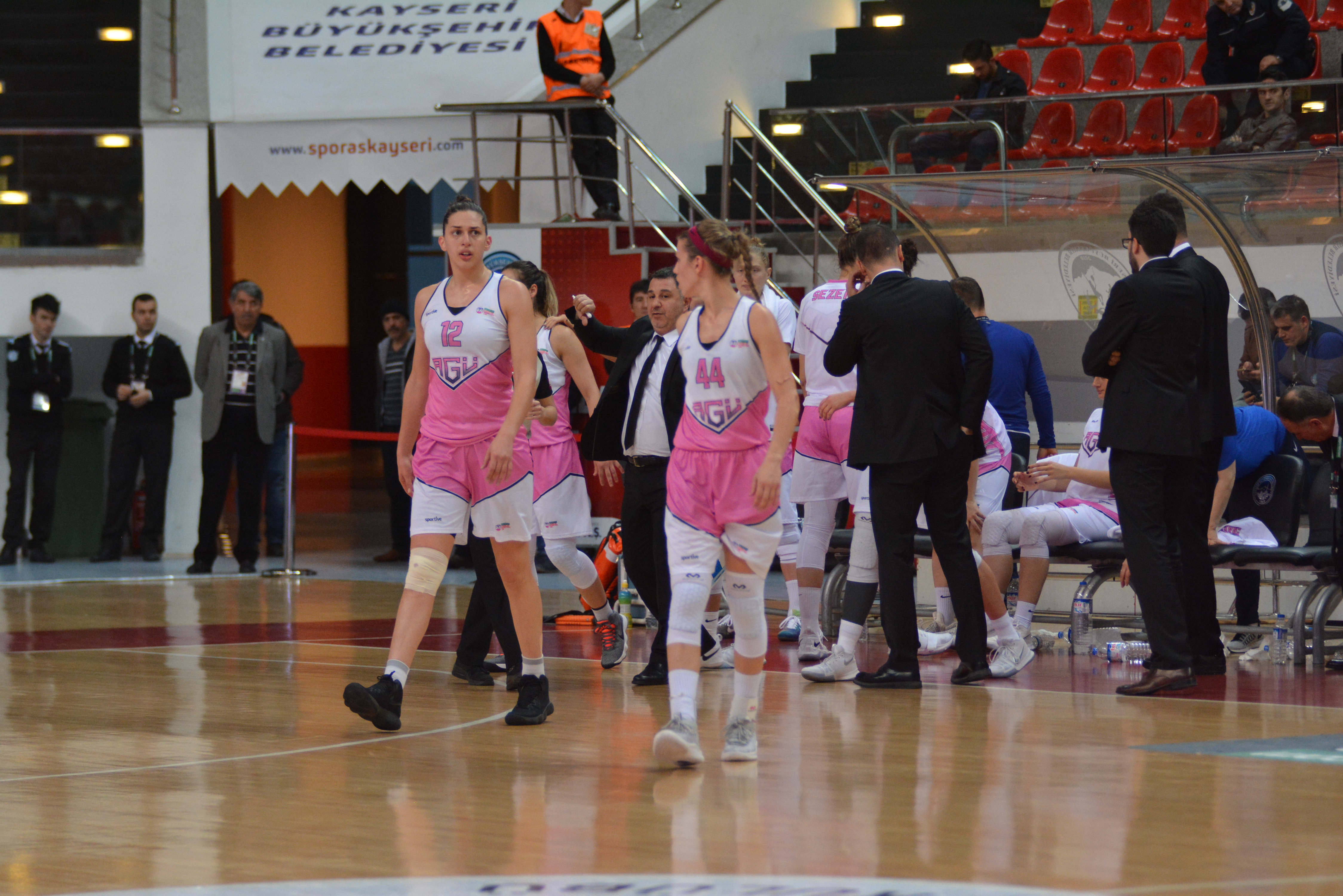 AGÜ SPOR ORMAN’I GEÇEMEDİ: 56 – 70