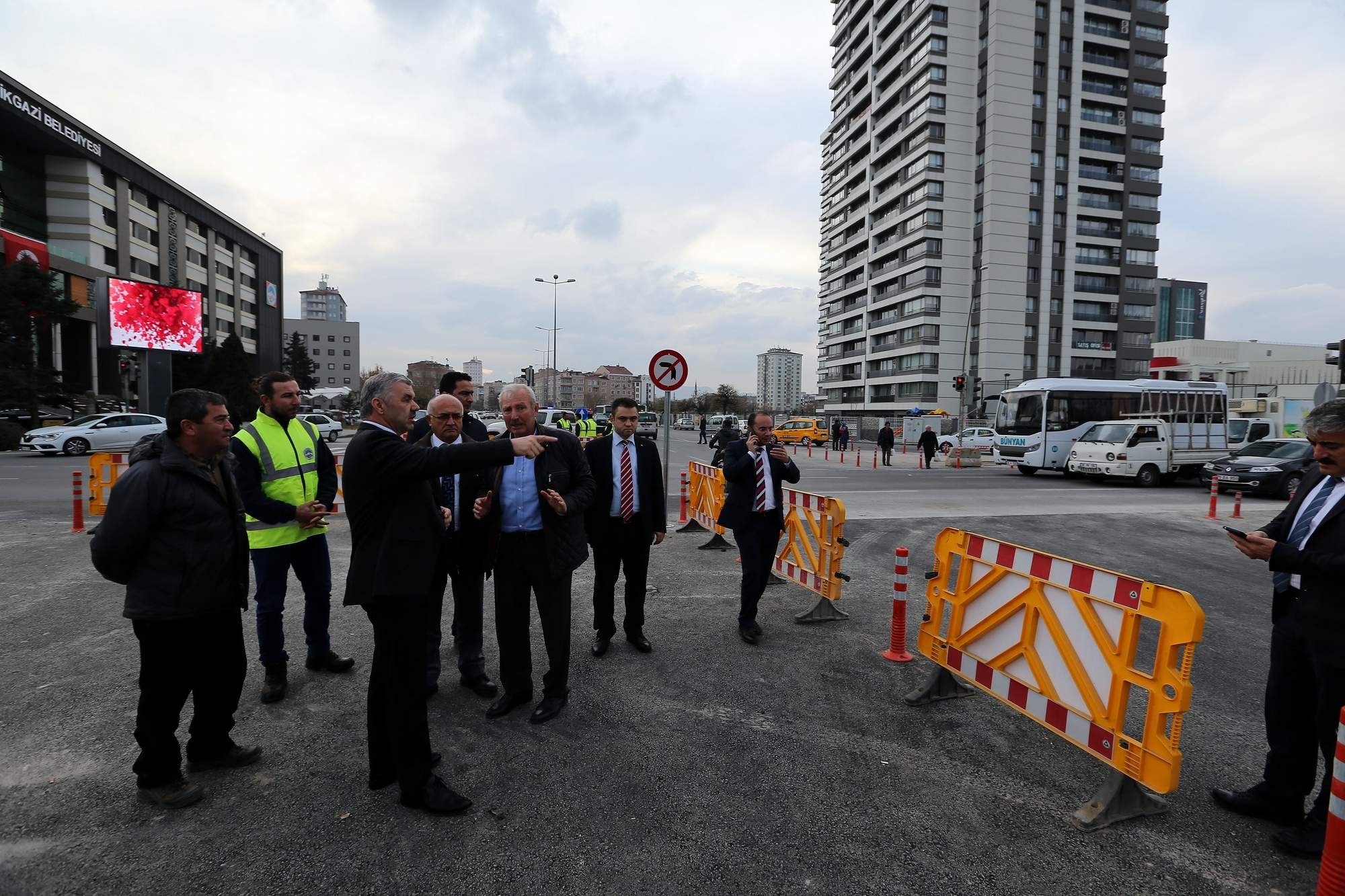 Başkan Çelik, katlı kavşağın üst bölümünü trafiğe açtı