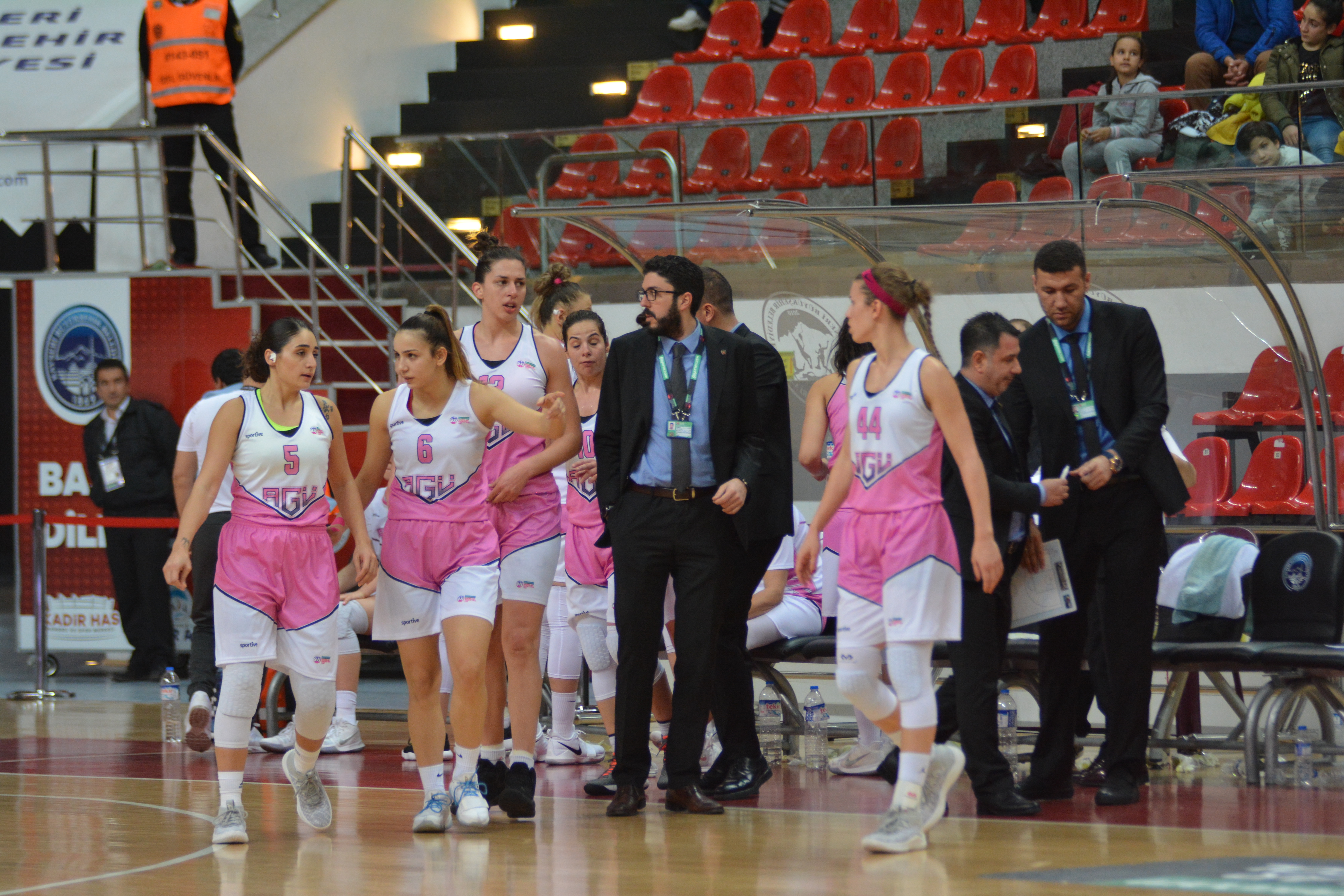 AGÜ SPOR, MORAL BULDU: 69 – 63