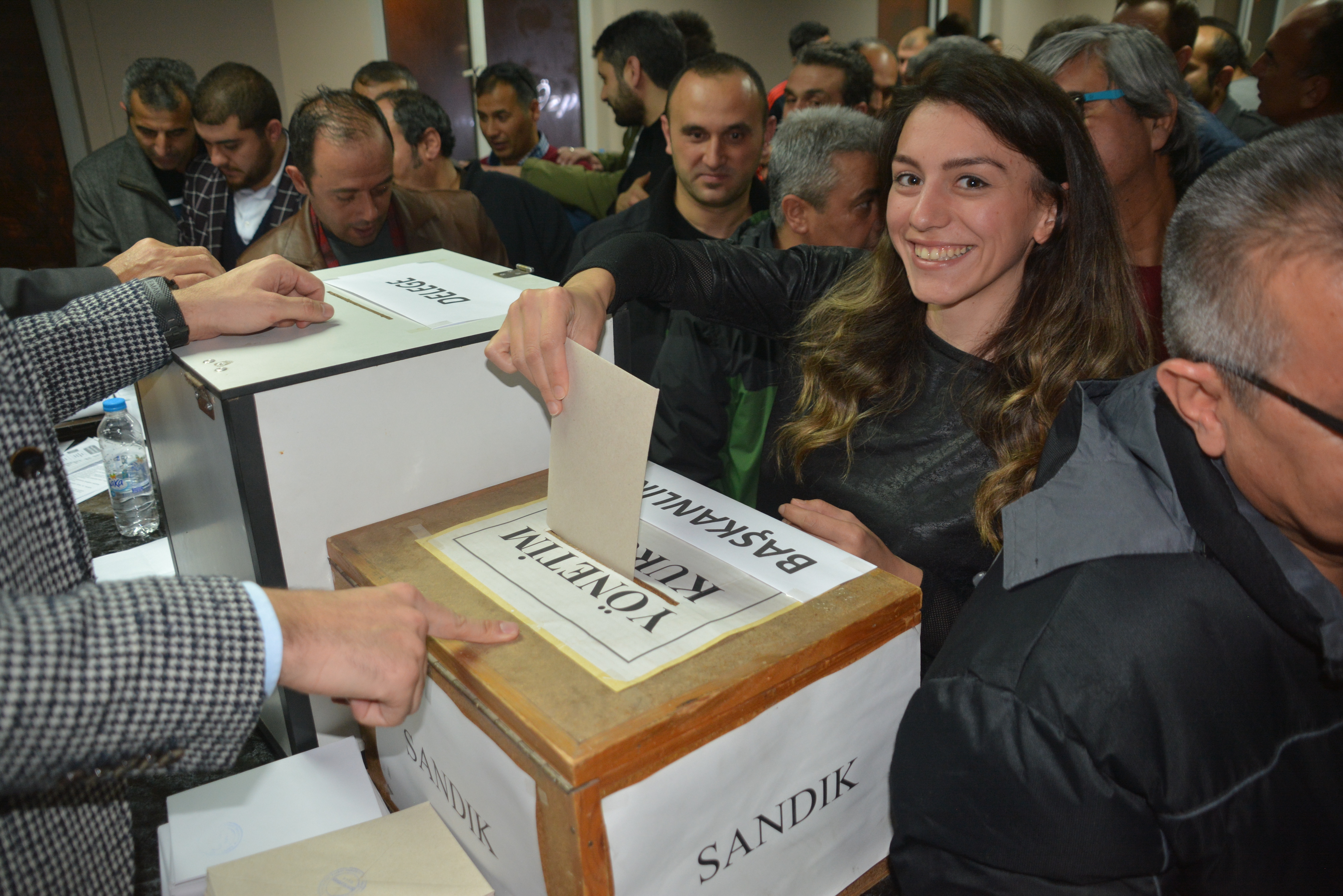 HAKEMLER VE GÖZLEMCİLER DERNEĞİ KARAHANÇER’E EMANET