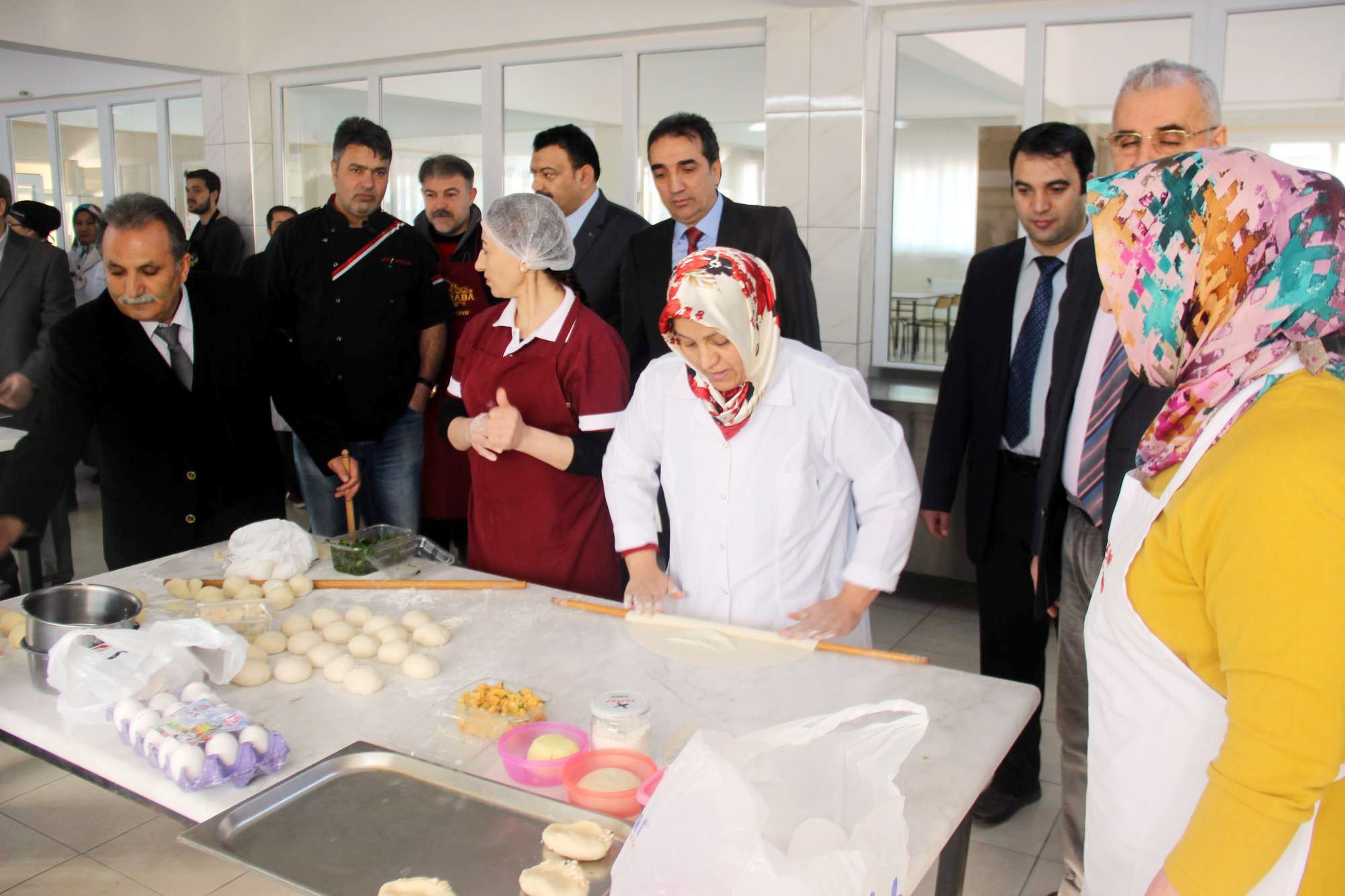 Ustalık Belgesi alabilmek için hünerlerini sergilediler