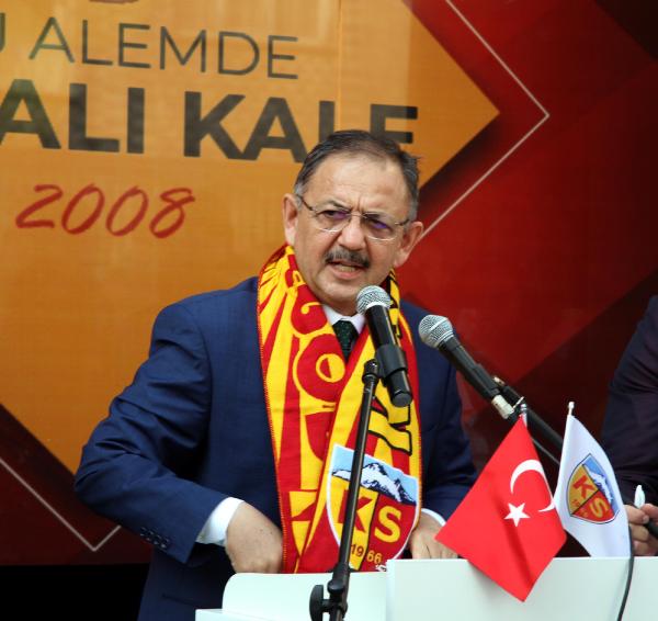 Bakan Özhaseki: Harekatta terör hedefleri yüzde 96 başarıyla vuruluyor